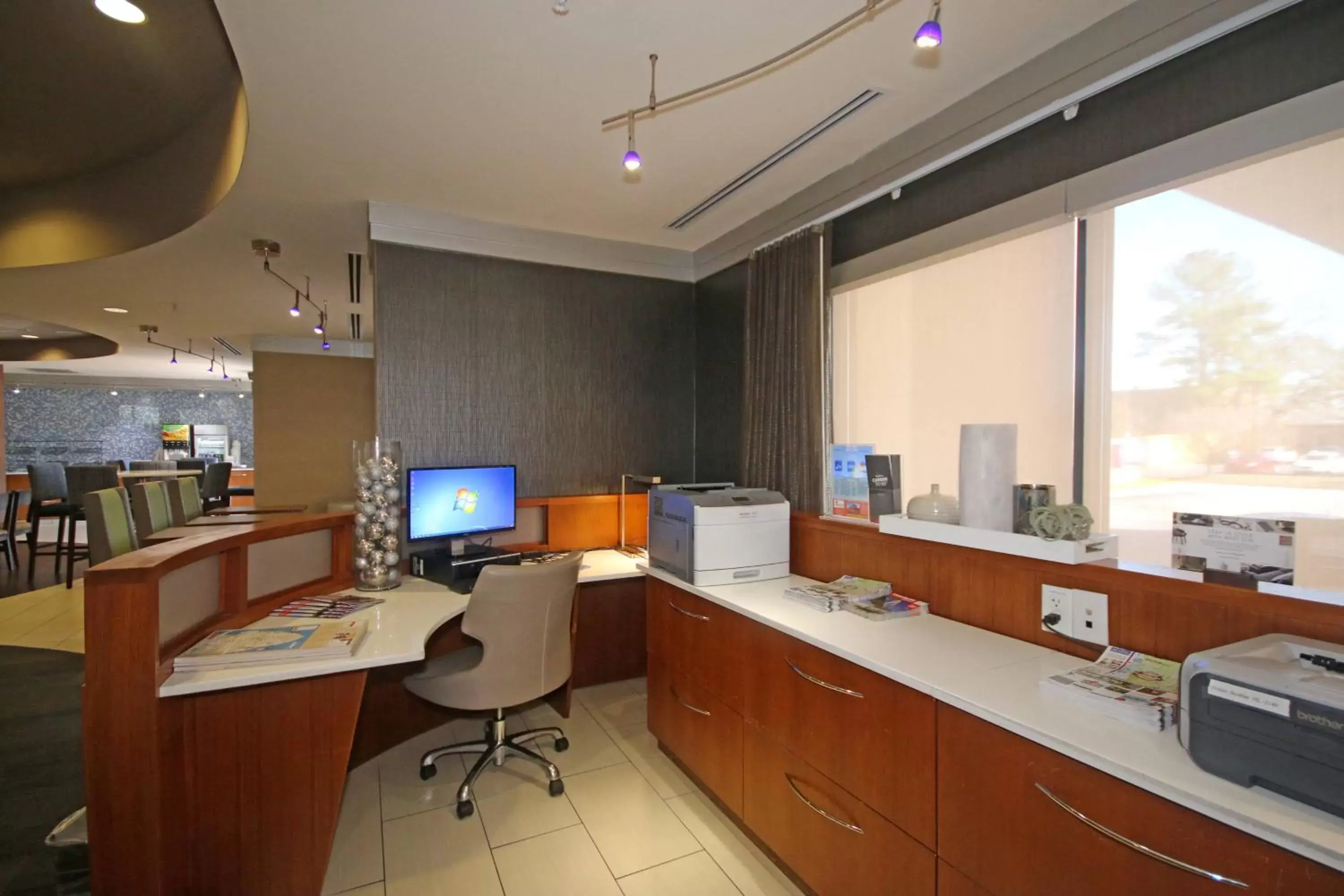Business facilities in SpringHill Suites by Marriott Charleston North