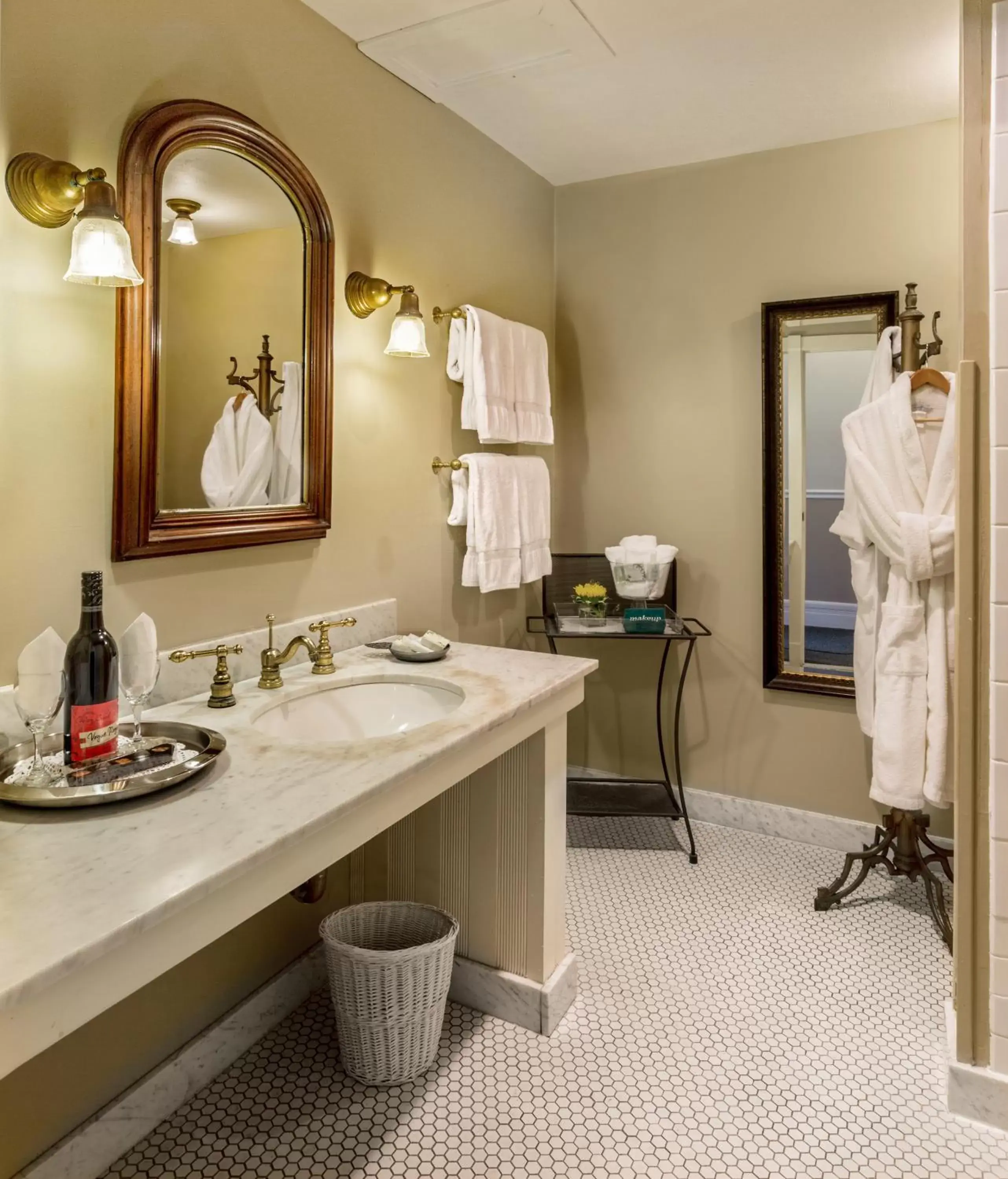 Bathroom in Washington House Inn