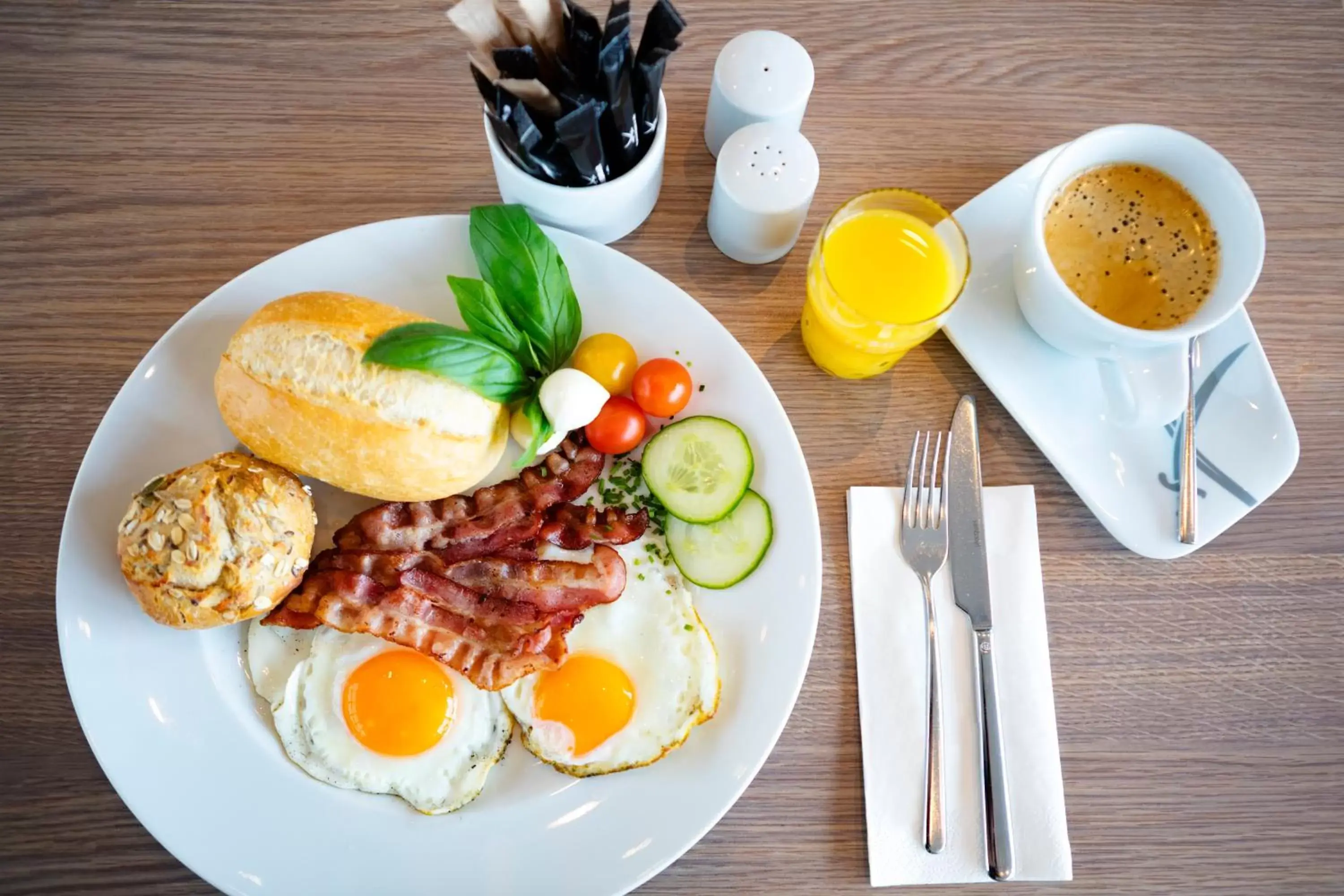 Food and drinks, Breakfast in Novum Hotel Madison Düsseldorf Hauptbahnhof