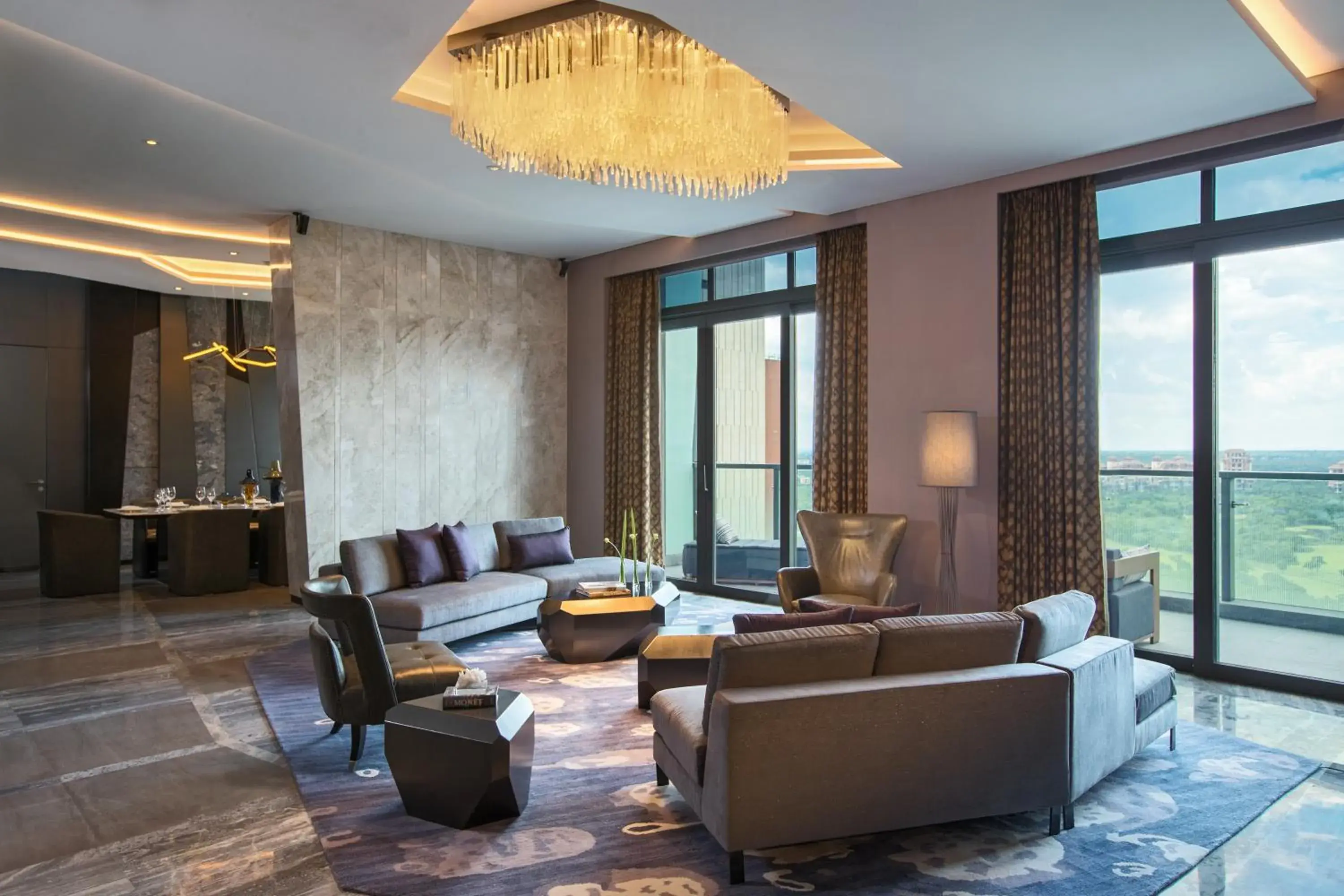 Living room, Seating Area in Renaissance Haikou Hotel