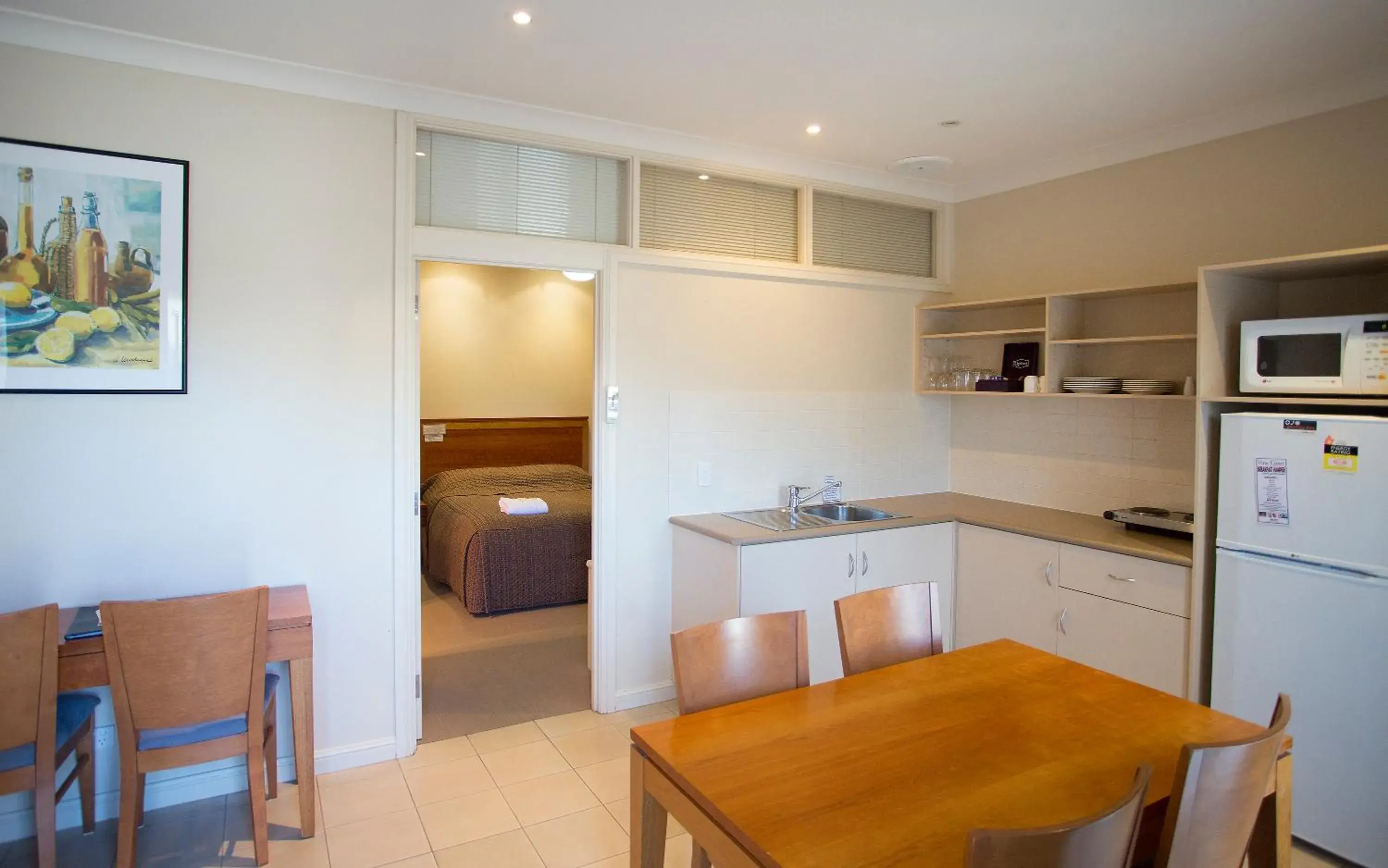 Kitchen or kitchenette, Kitchen/Kitchenette in Vine Inn Barossa