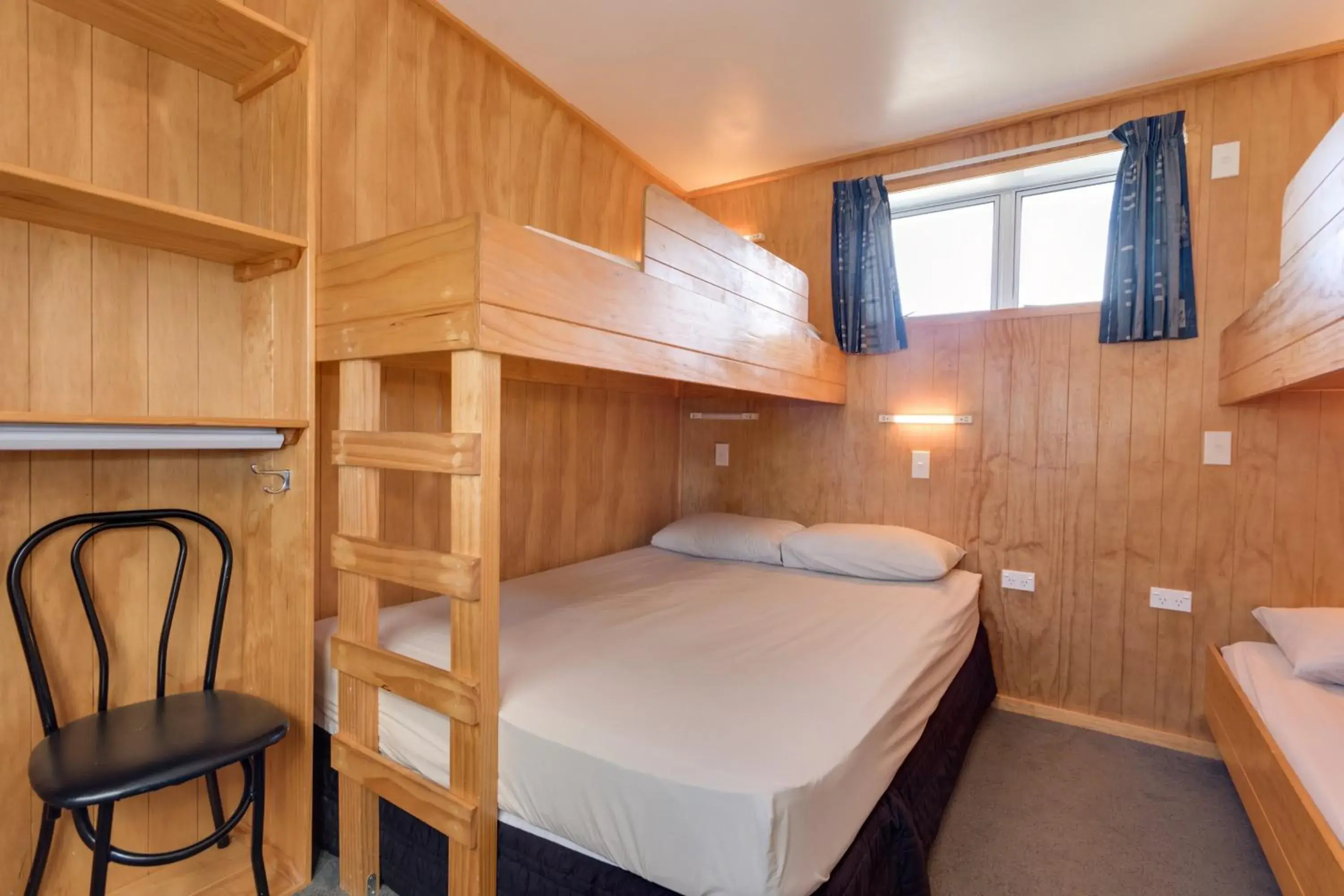 Bunk Bed in Wellington TOP 10 Holiday Park