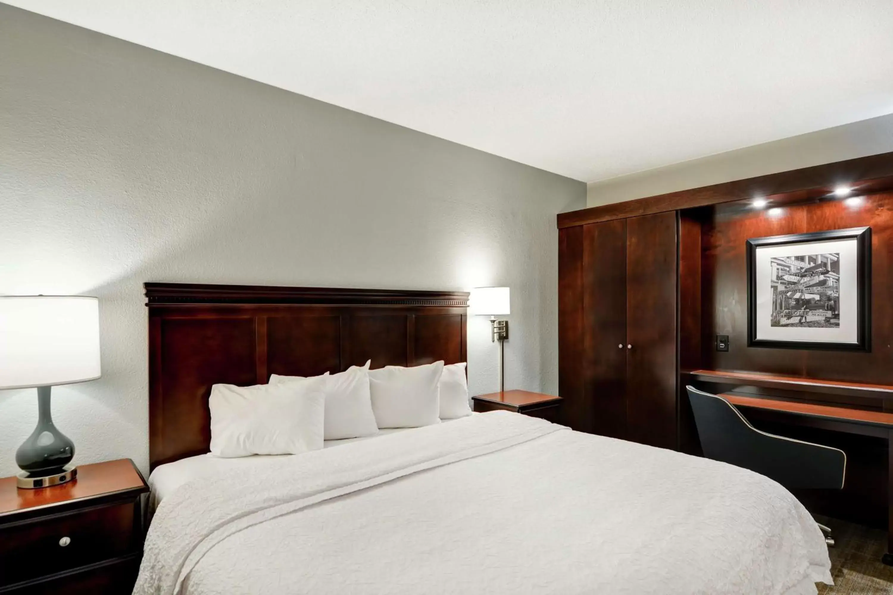 Bedroom, Bed in Hampton Inn Charlotte-Gastonia Bedroom, Bed in Hampton Inn Charlotte-Gastonia