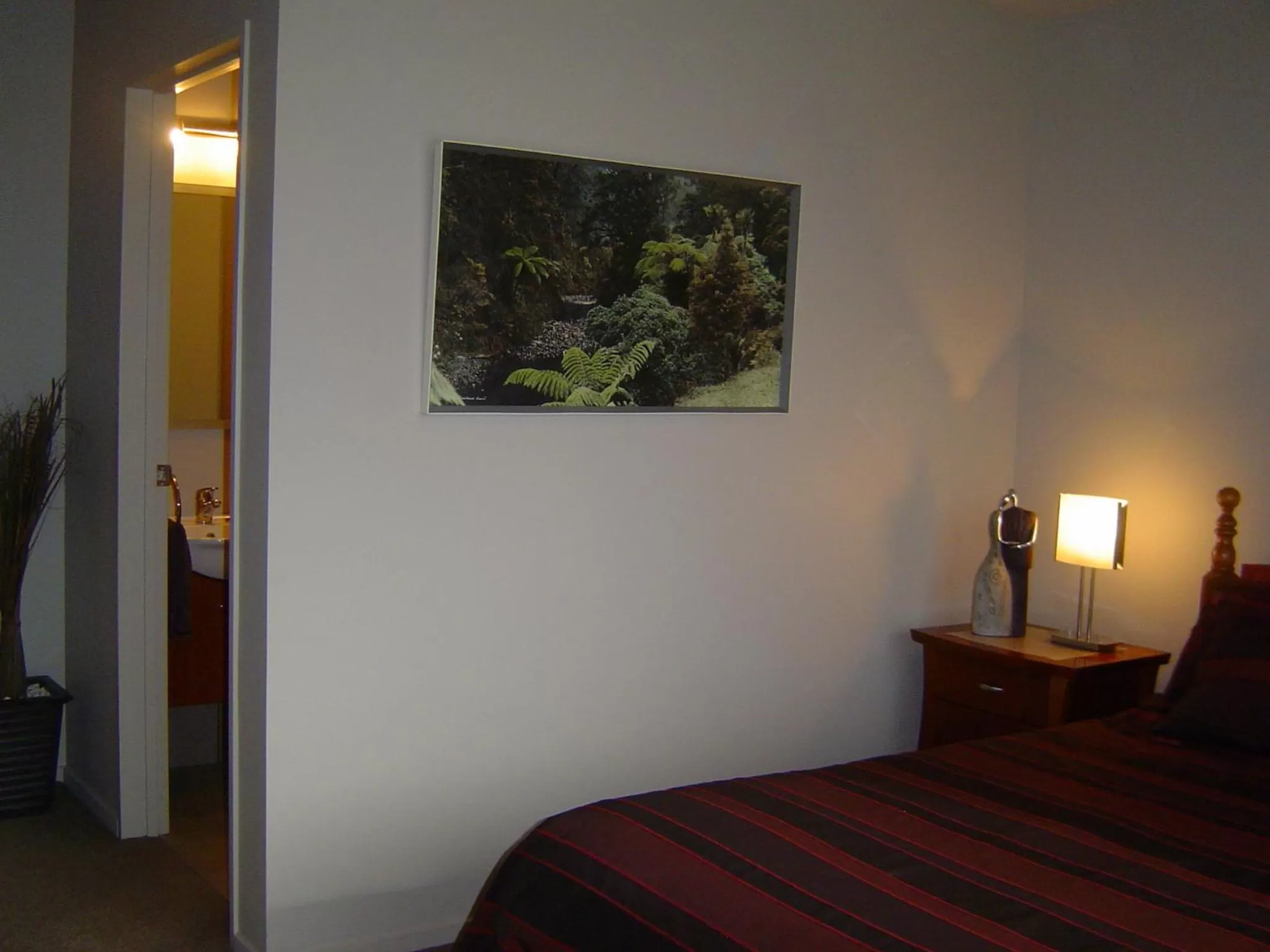 Bedroom in Hokonui Bed & Breakfast