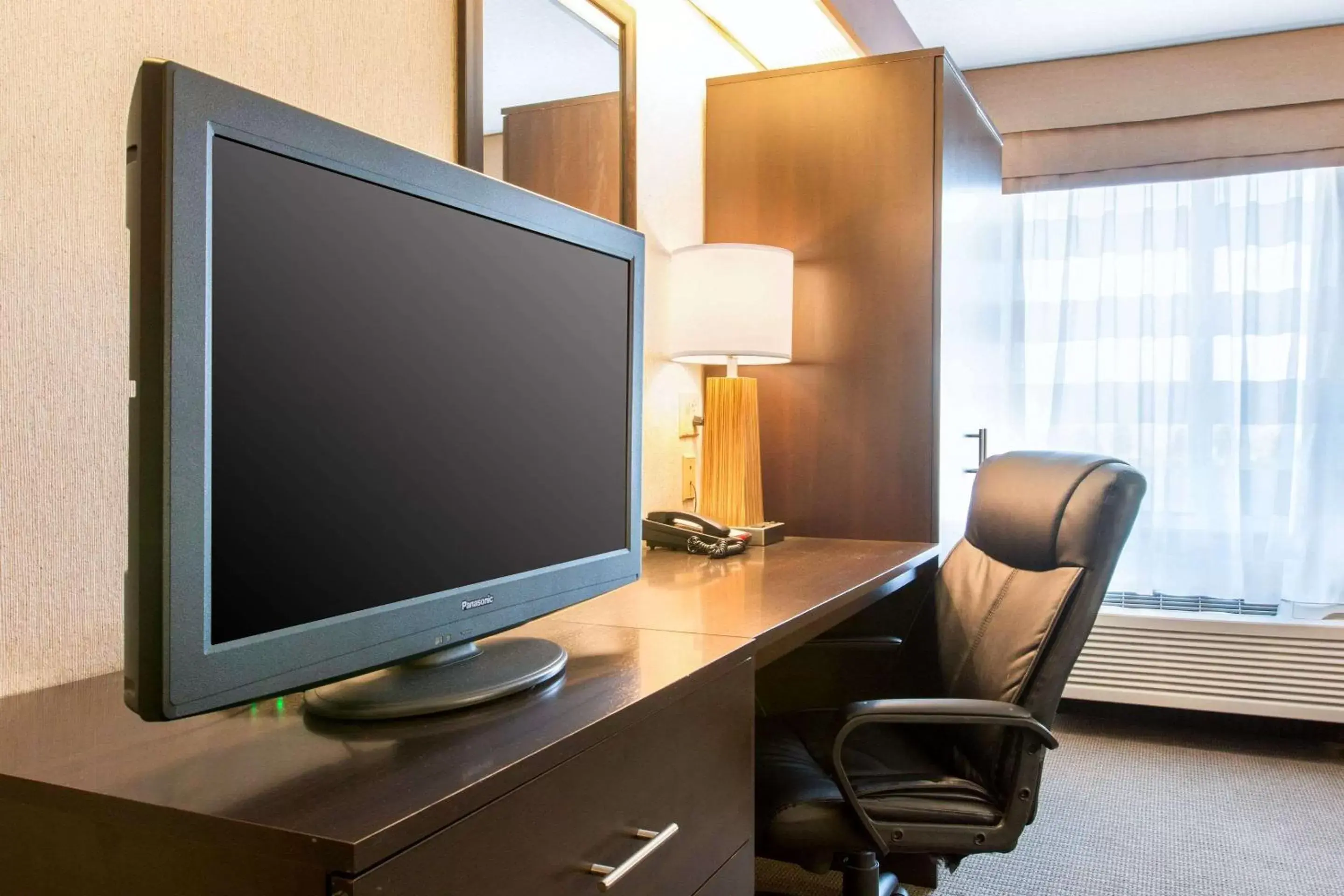 Photo of the whole room, TV/Entertainment Center in Sleep Inn & Suites Oregon