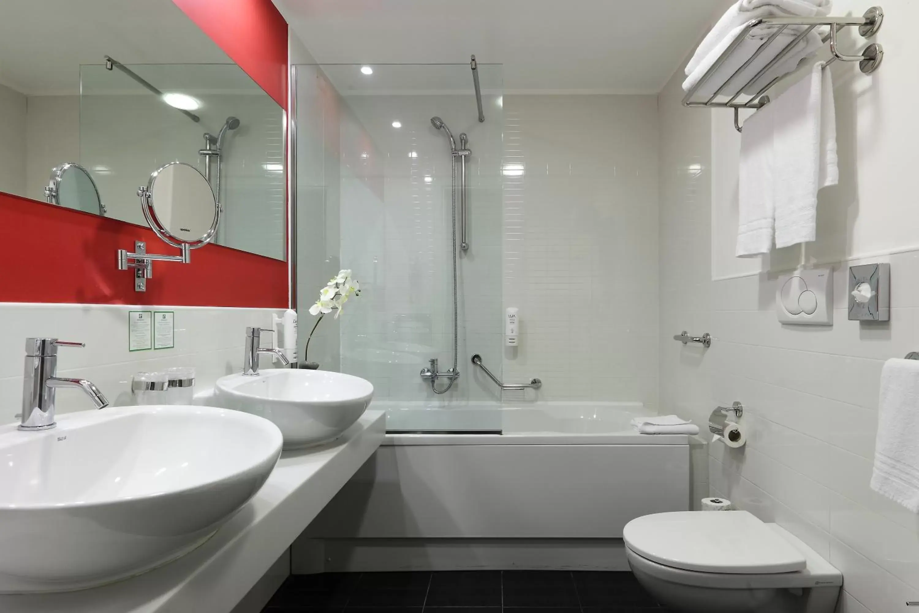 Bathroom in Holiday Inn Genoa City, an IHG Hotel