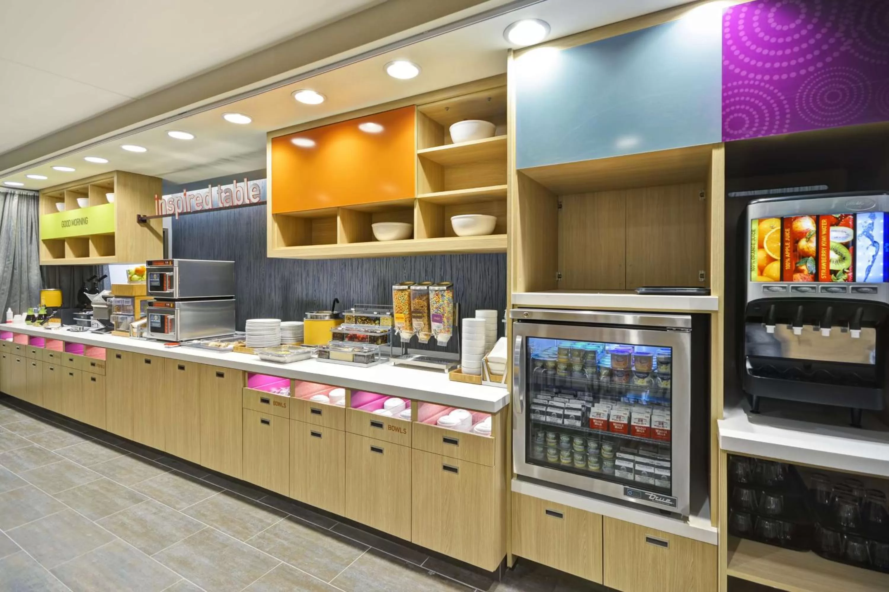 Dining area in Home2 Suites by Hilton Kansas City KU Medical Center