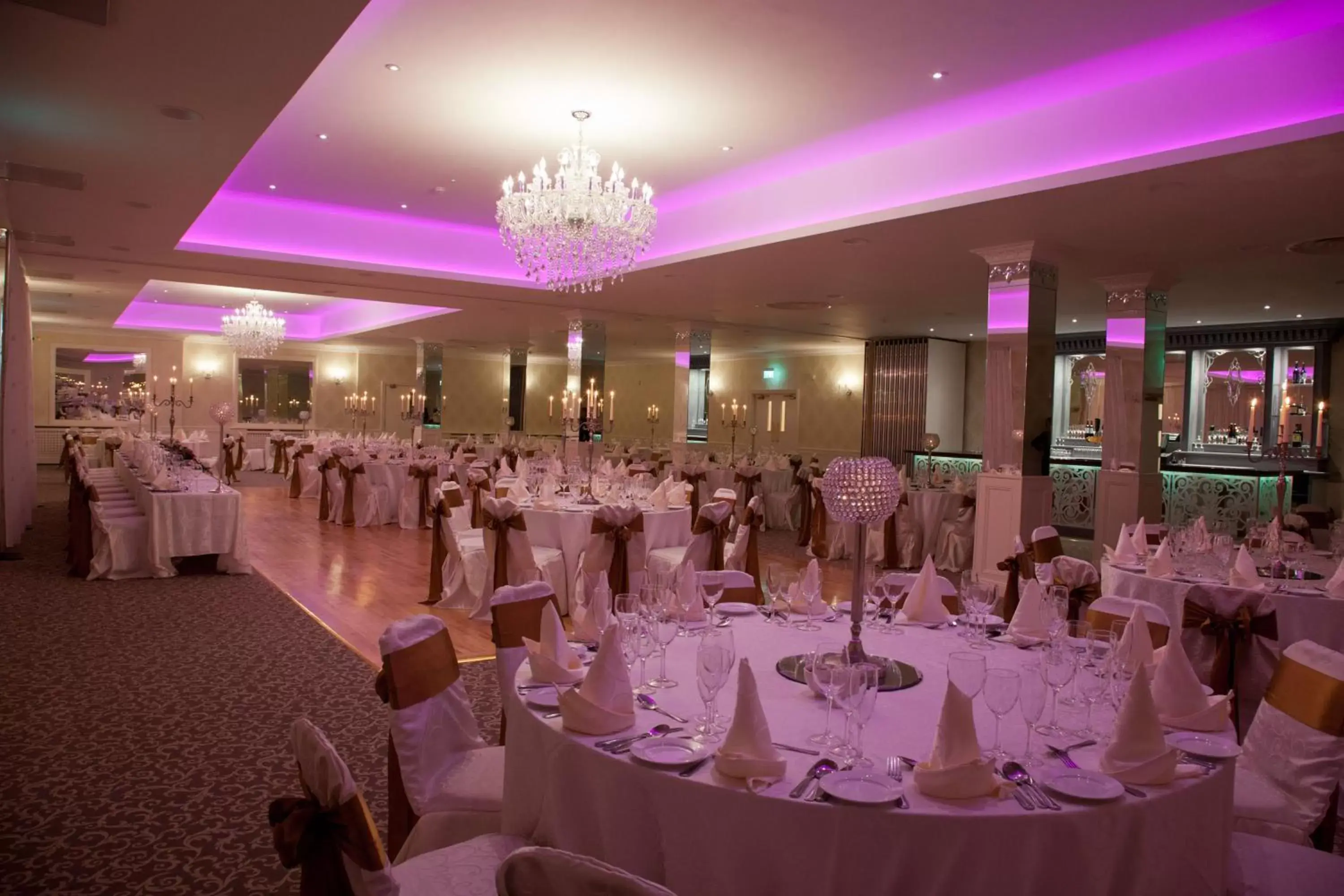 Banquet/Function facilities, Restaurant/Places to Eat in Clybaun Hotel