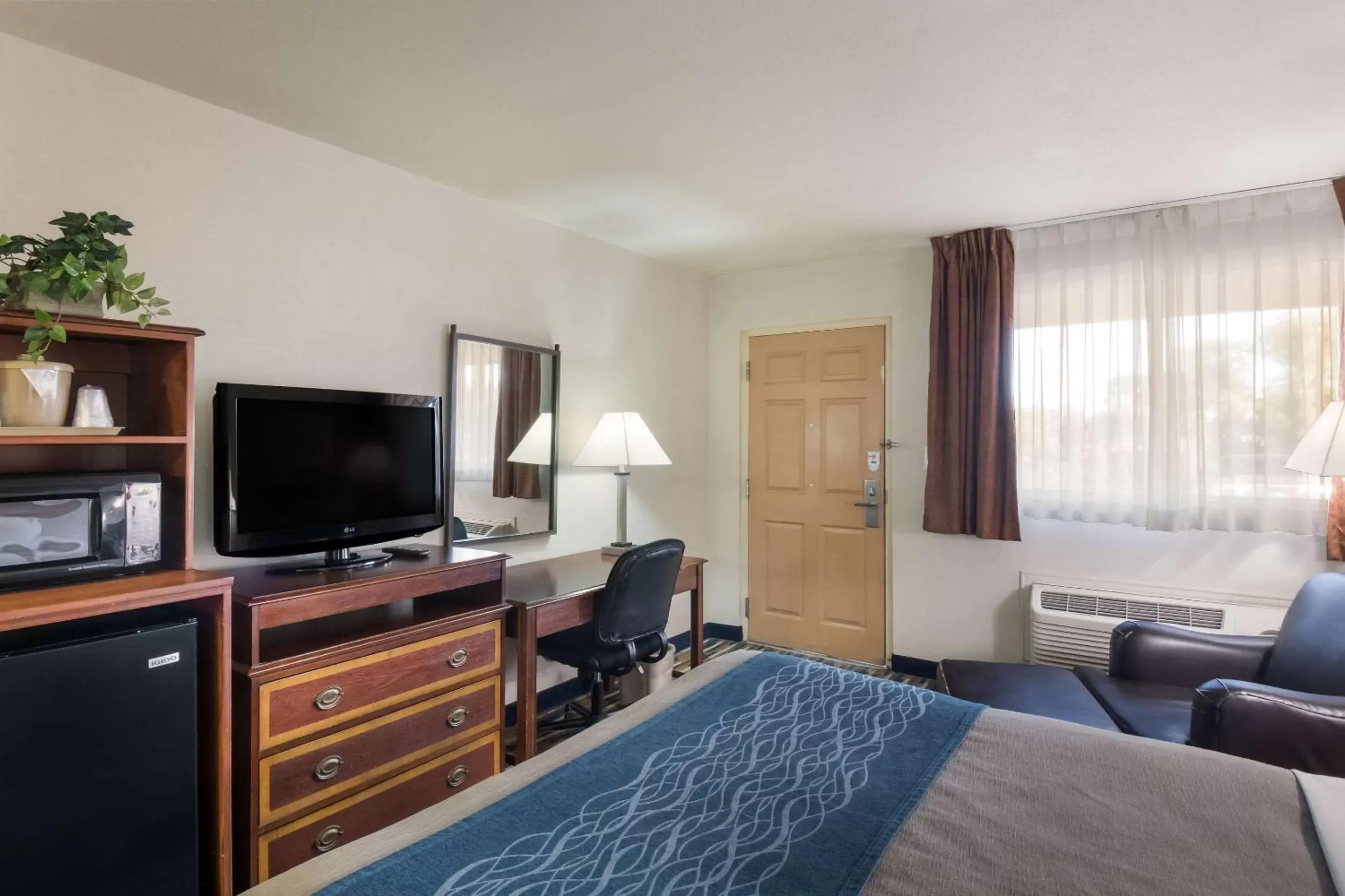 Bedroom, Bed in Rodeway Inn Fort Morgan Bedroom, Bed in Rodeway Inn Fort Morgan