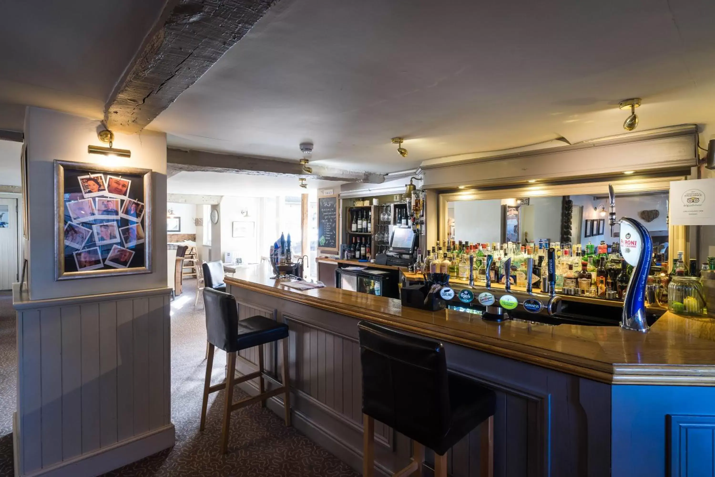 Lounge/Bar in Greyhound Inn Wilton