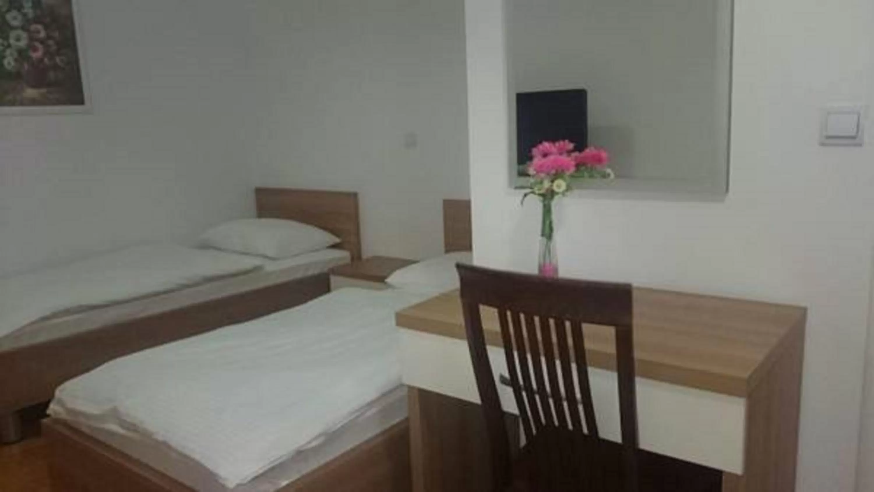 Photo of the whole room, Bed in Lugarnica