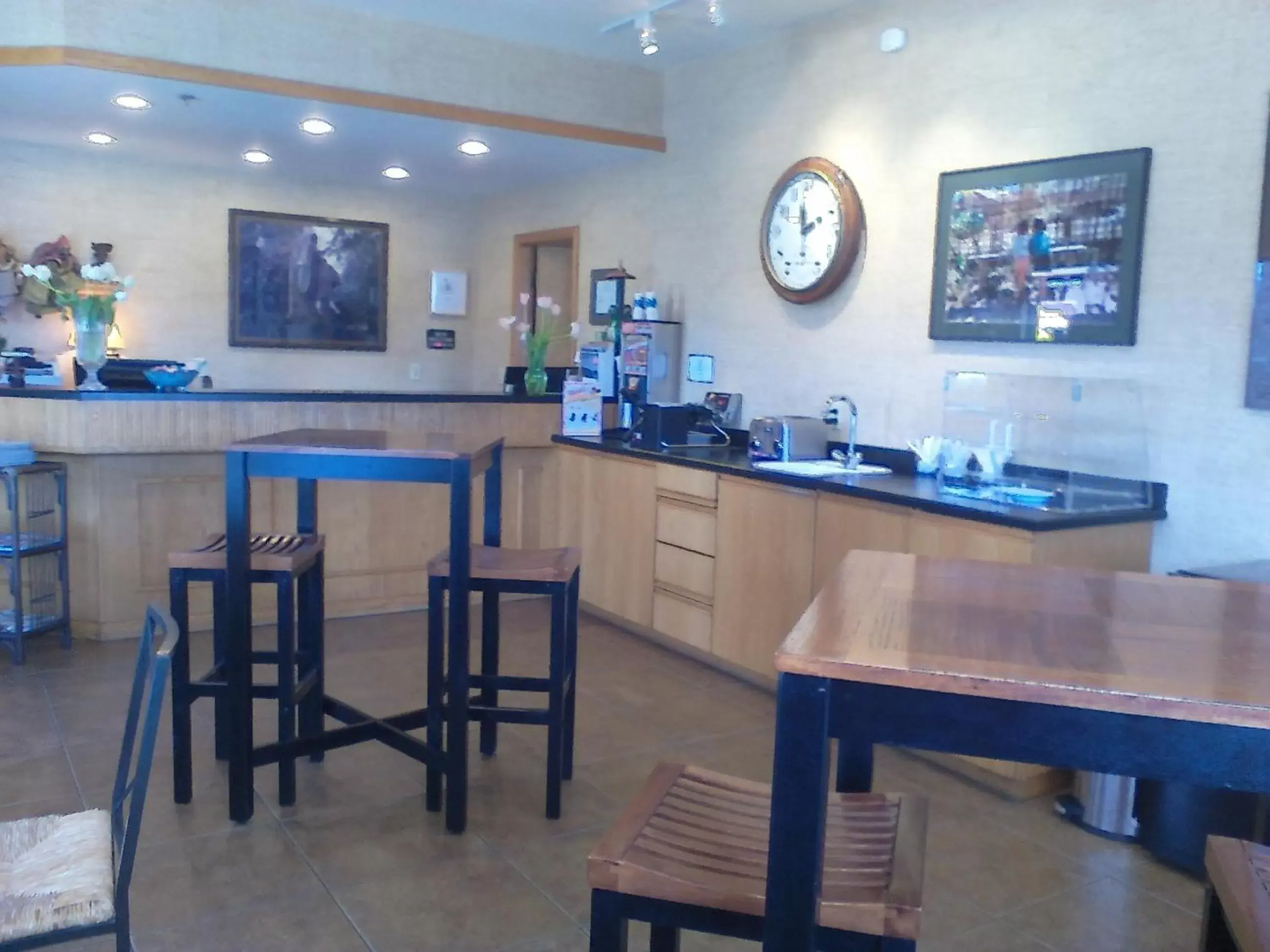 Restaurant/Places to Eat in Lewis River Inn