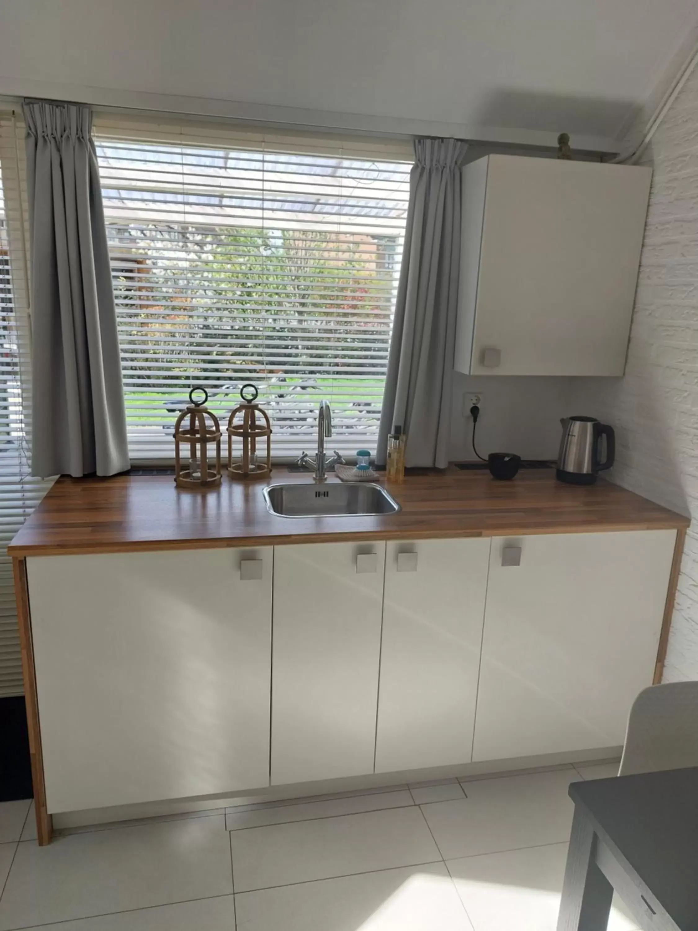 Kitchen or kitchenette, Kitchen/Kitchenette in Slapen in Dordrecht