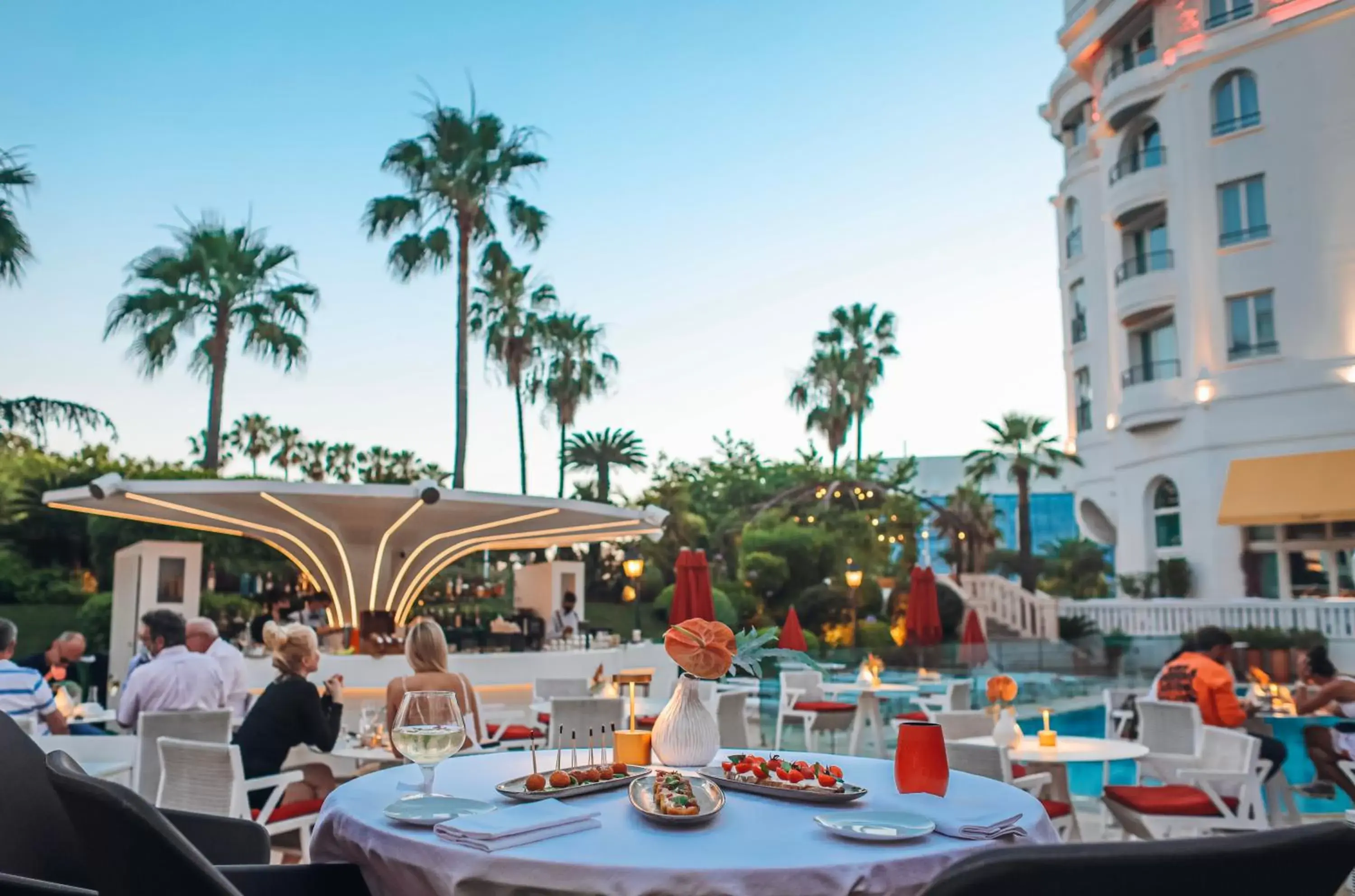 Restaurant/places to eat in Hôtel Barrière Le Majestic Cannes