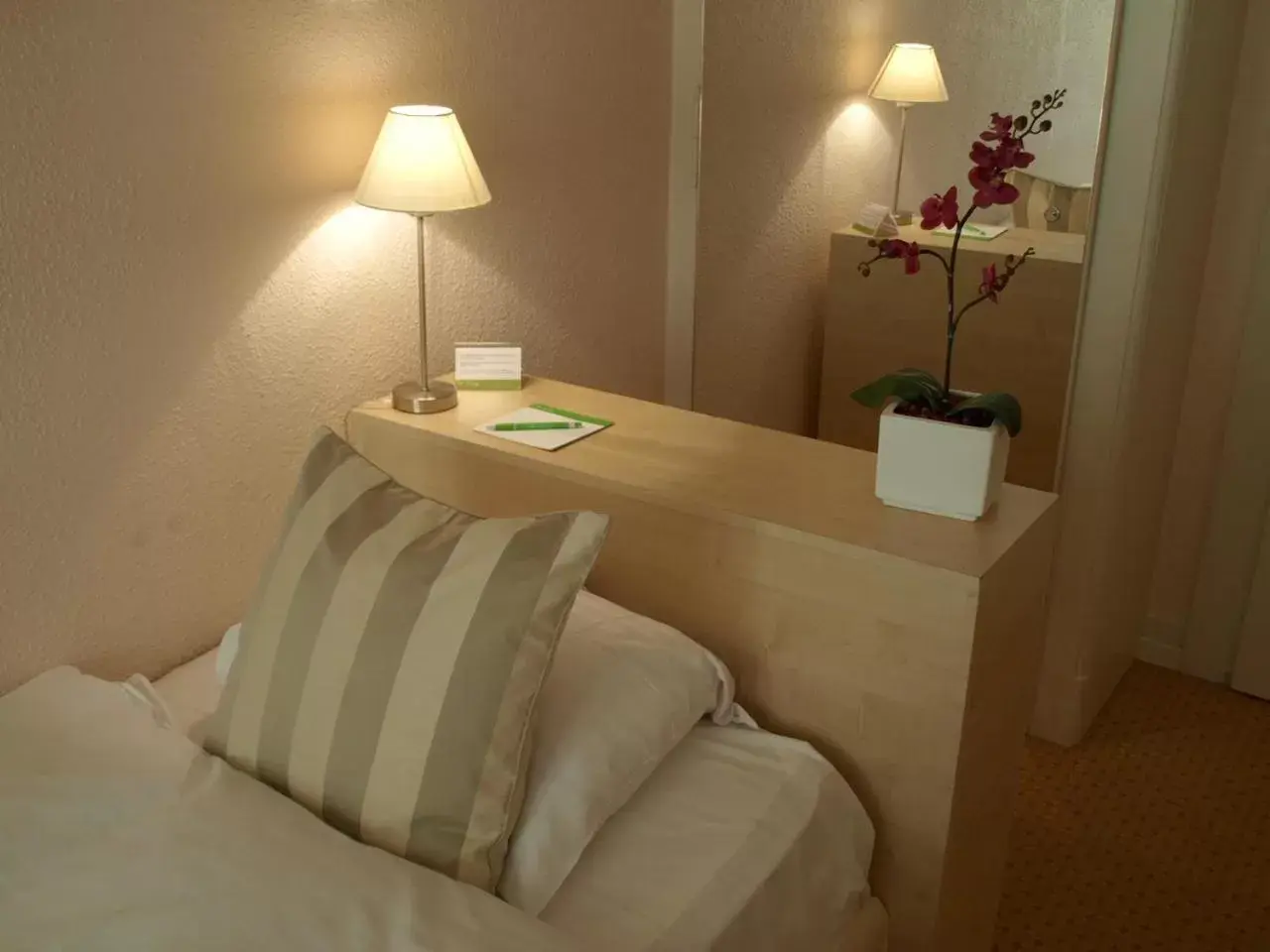 Bedroom, Seating Area in Villa Toscane