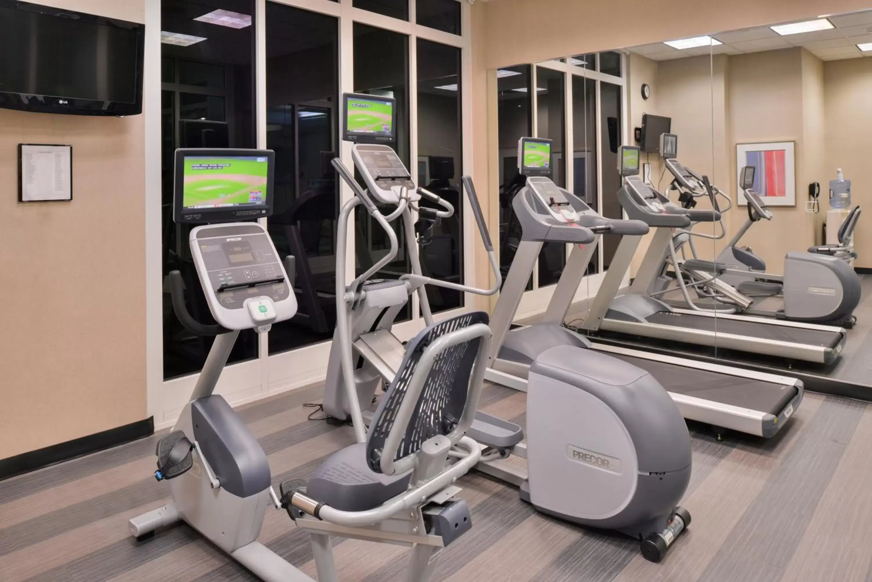 Fitness centre/facilities, Fitness Center/Facilities in Holiday Inn Kansas City Airport, an IHG Hotel