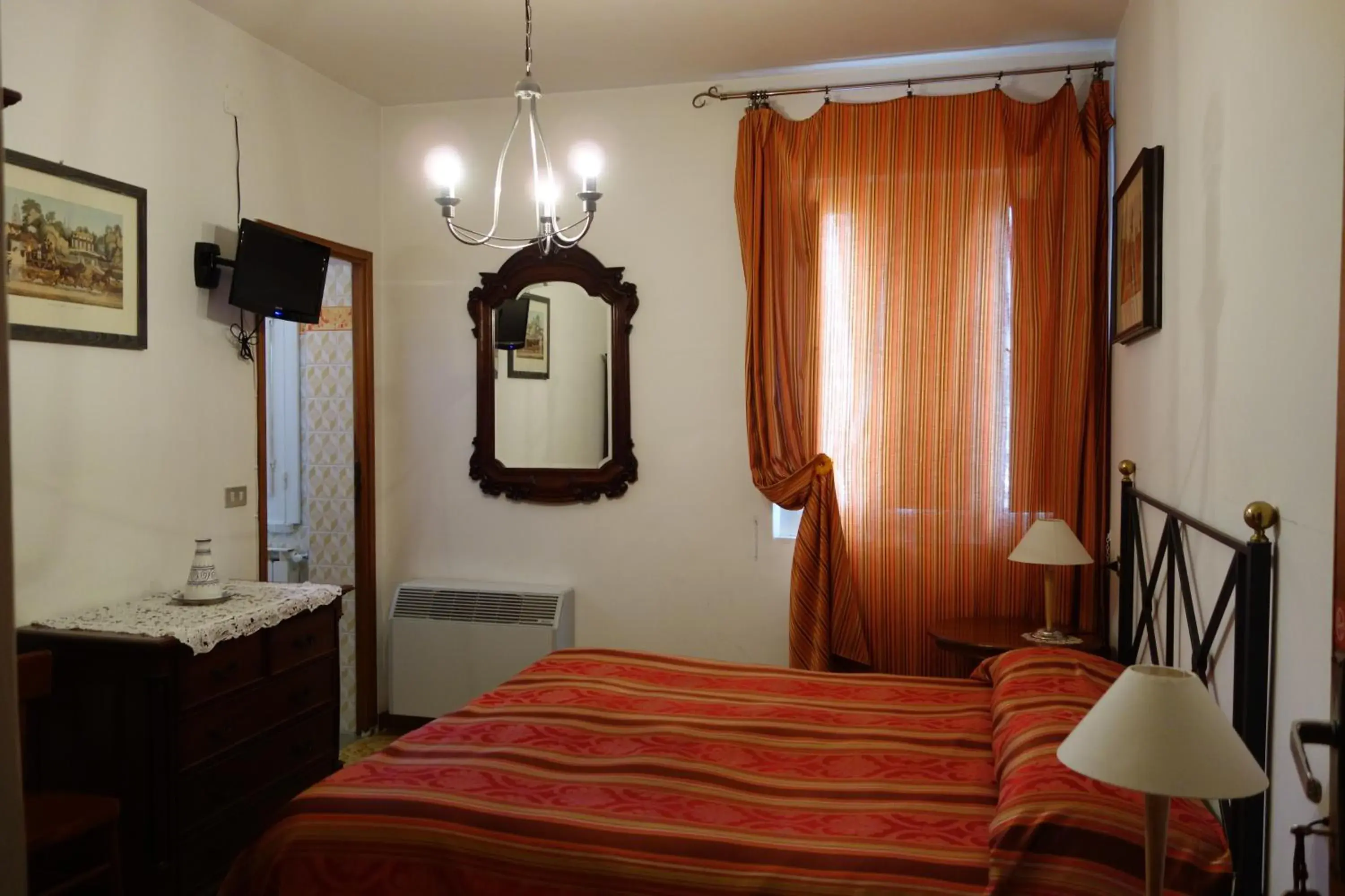 Photo of the whole room, Bed in Hotel Roma