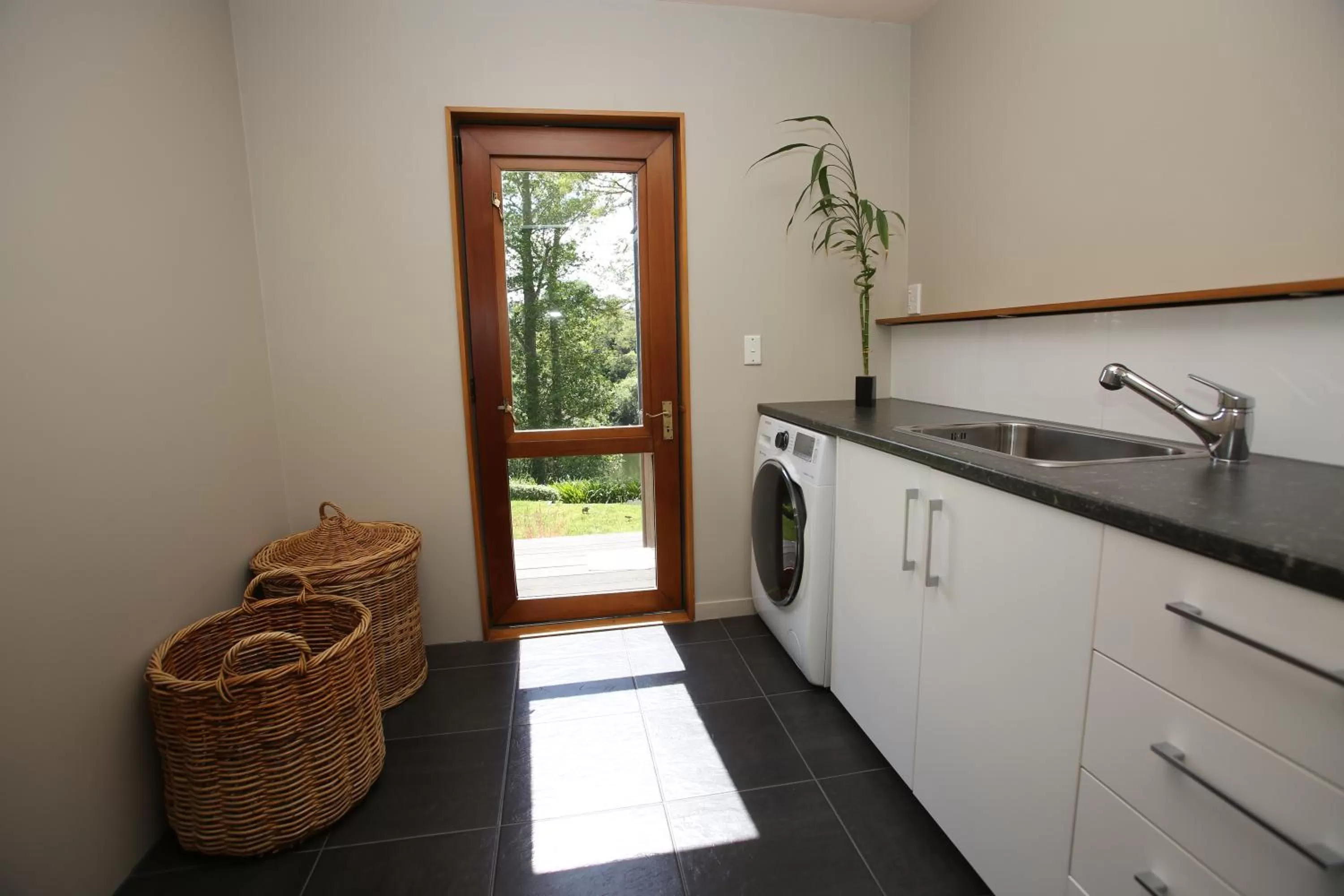 washing machine, Kitchen/Kitchenette in On The River