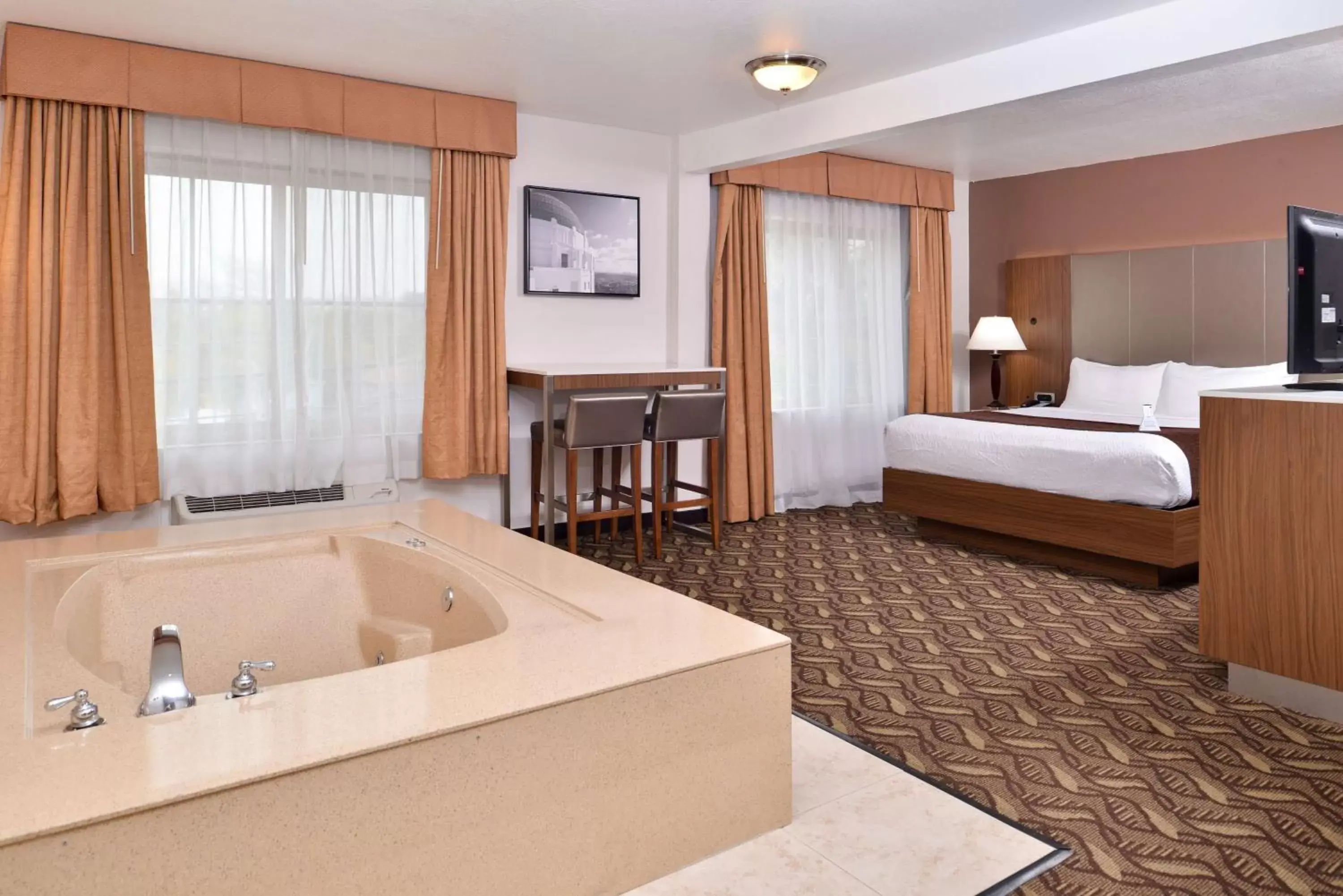 Photo of the whole room, Bathroom in Best Western Airport Plaza Inn Hotel - Los Angeles LAX