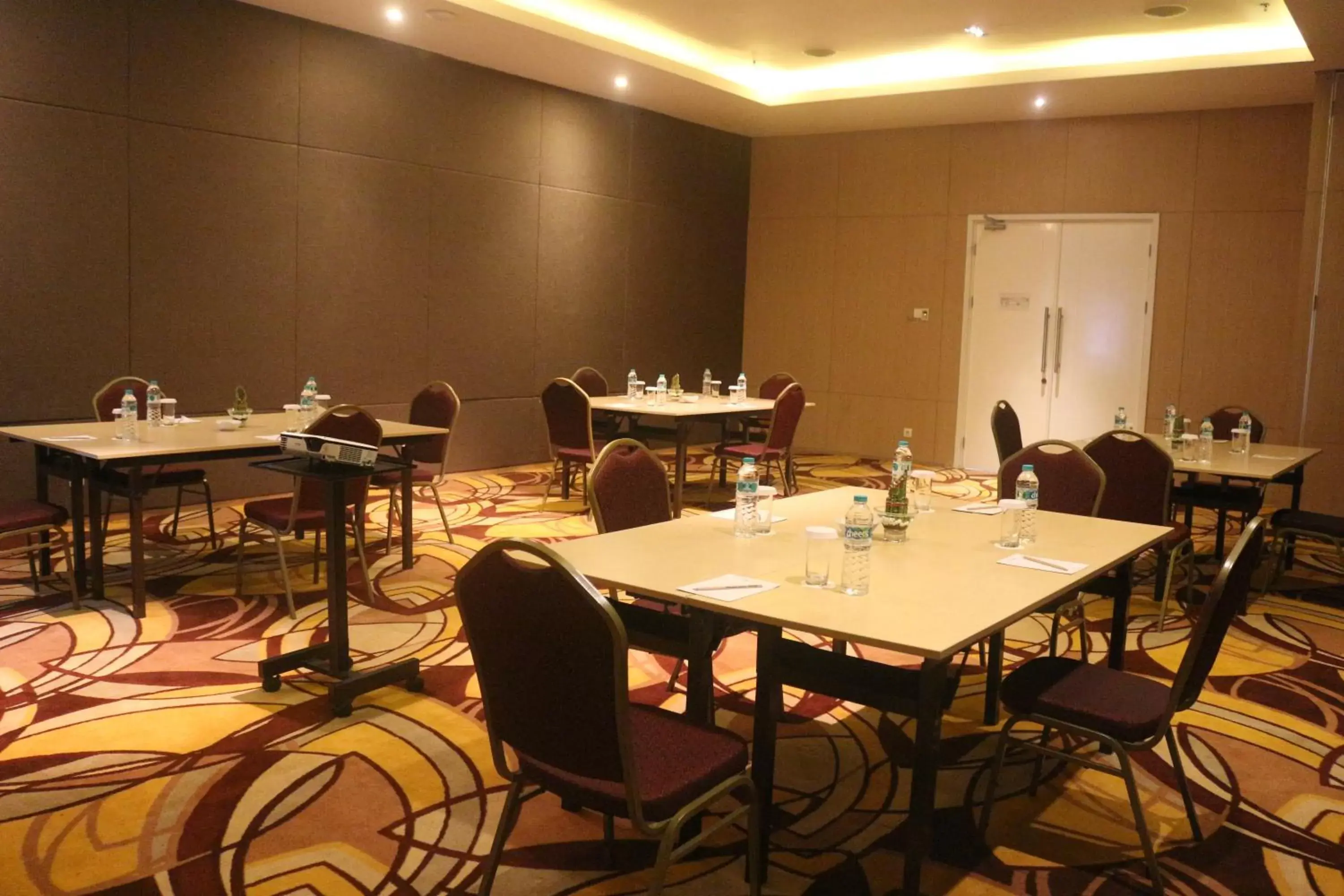 Banquet/Function facilities, Restaurant/Places to Eat in Swiss-Belinn Airport Jakarta