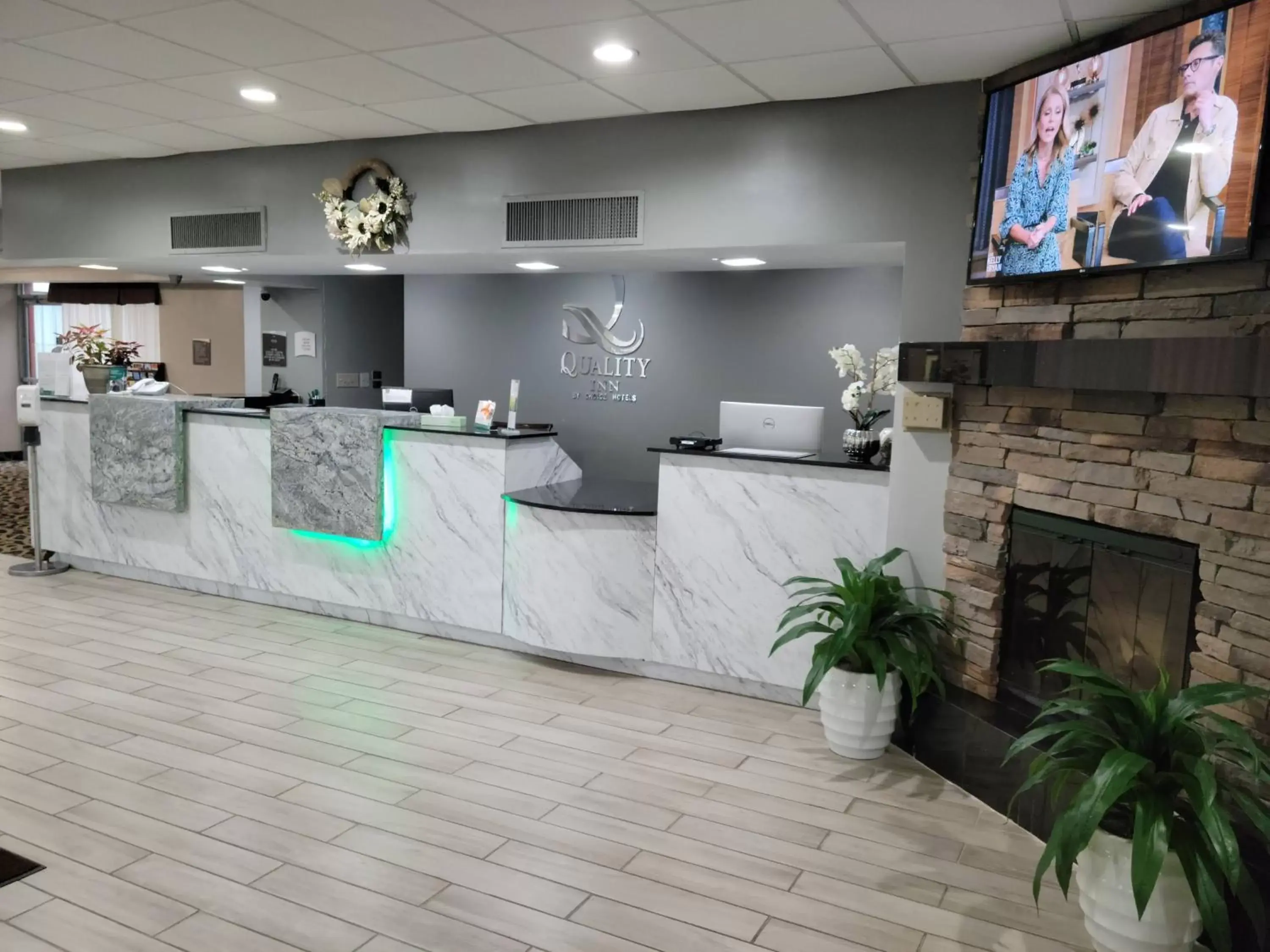 Lobby or reception in Quality Inn Terre Haute University Area