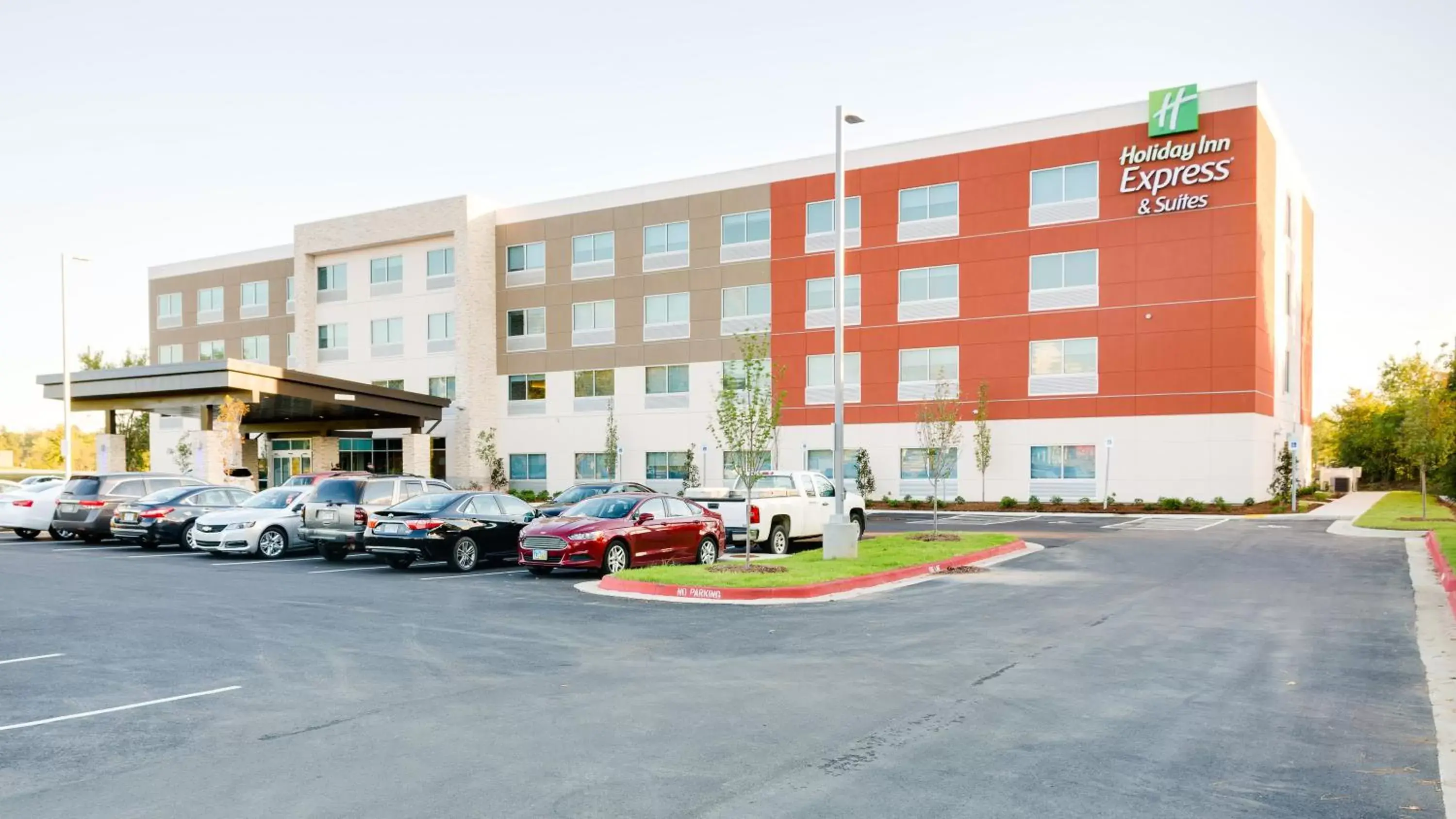 Property building in Holiday Inn Express & Suites Russellville, an IHG Hotel