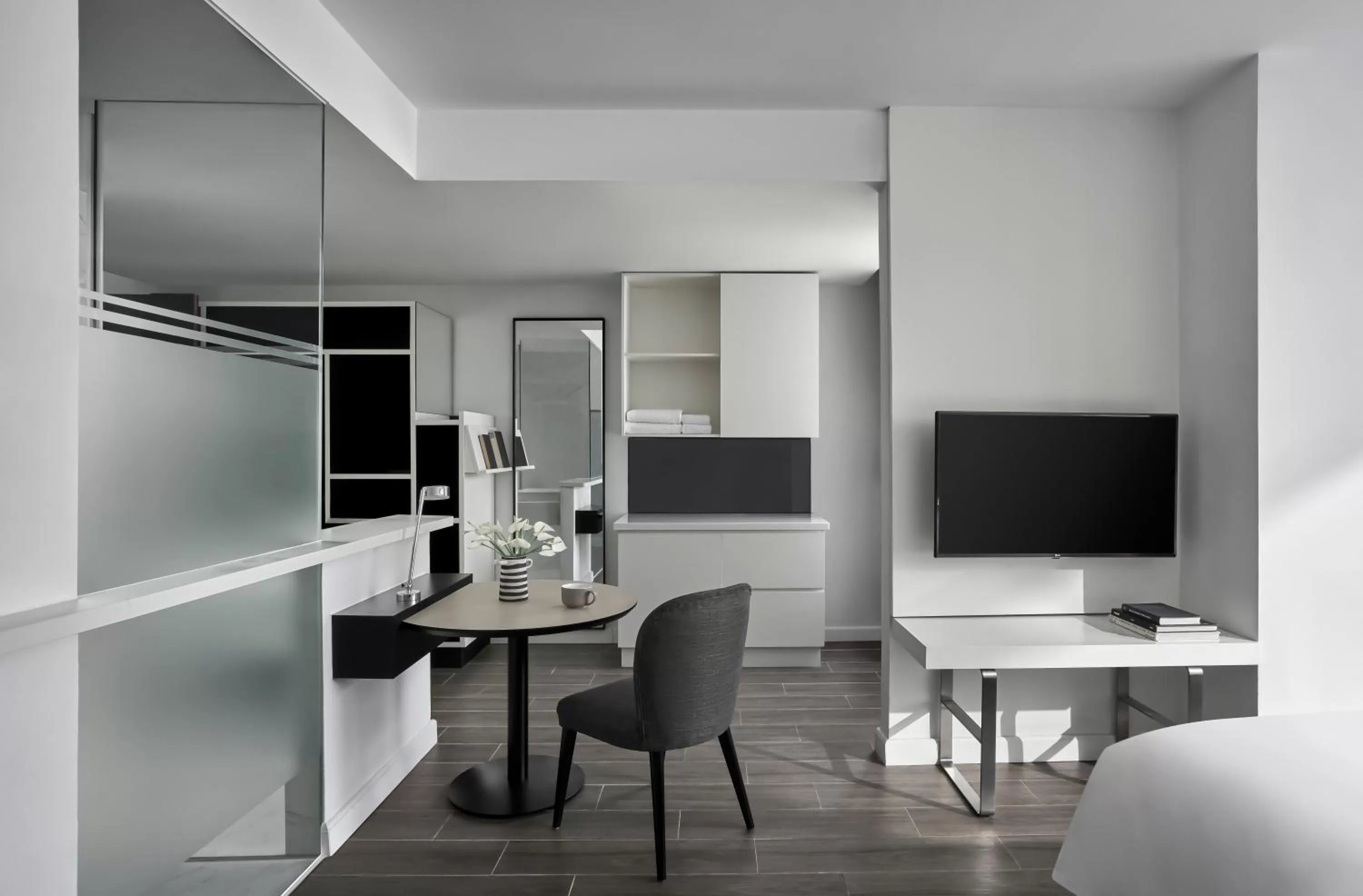 TV and multimedia in M Village Hotel Tôn Thất Đạm