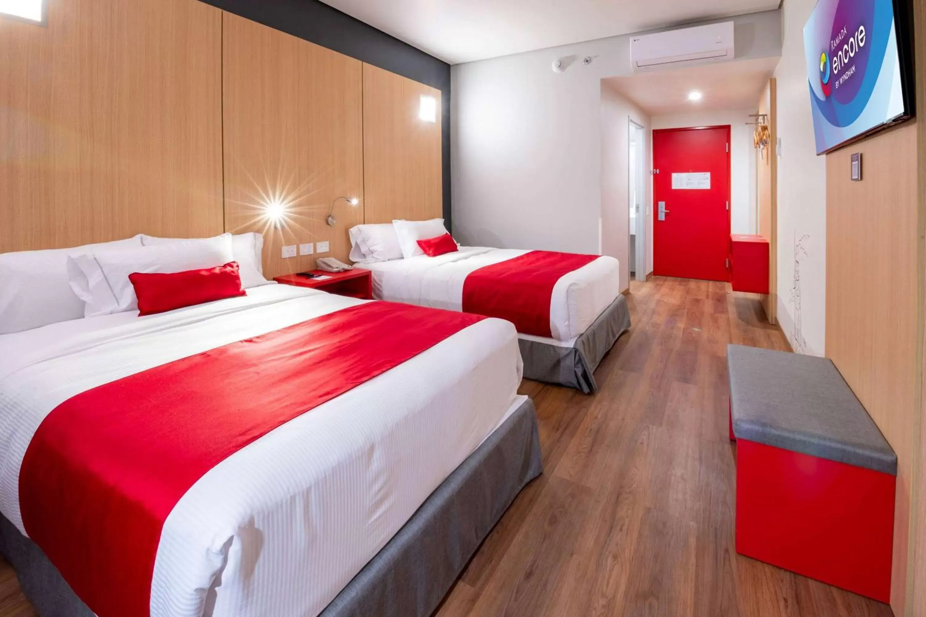 Photo of the whole room, Bed in Ramada Encore by Wyndham Guadalajara Aeropuerto