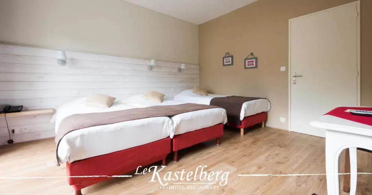 Bed in Hôtel Restaurant Le Kastelberg, The Originals Boutique