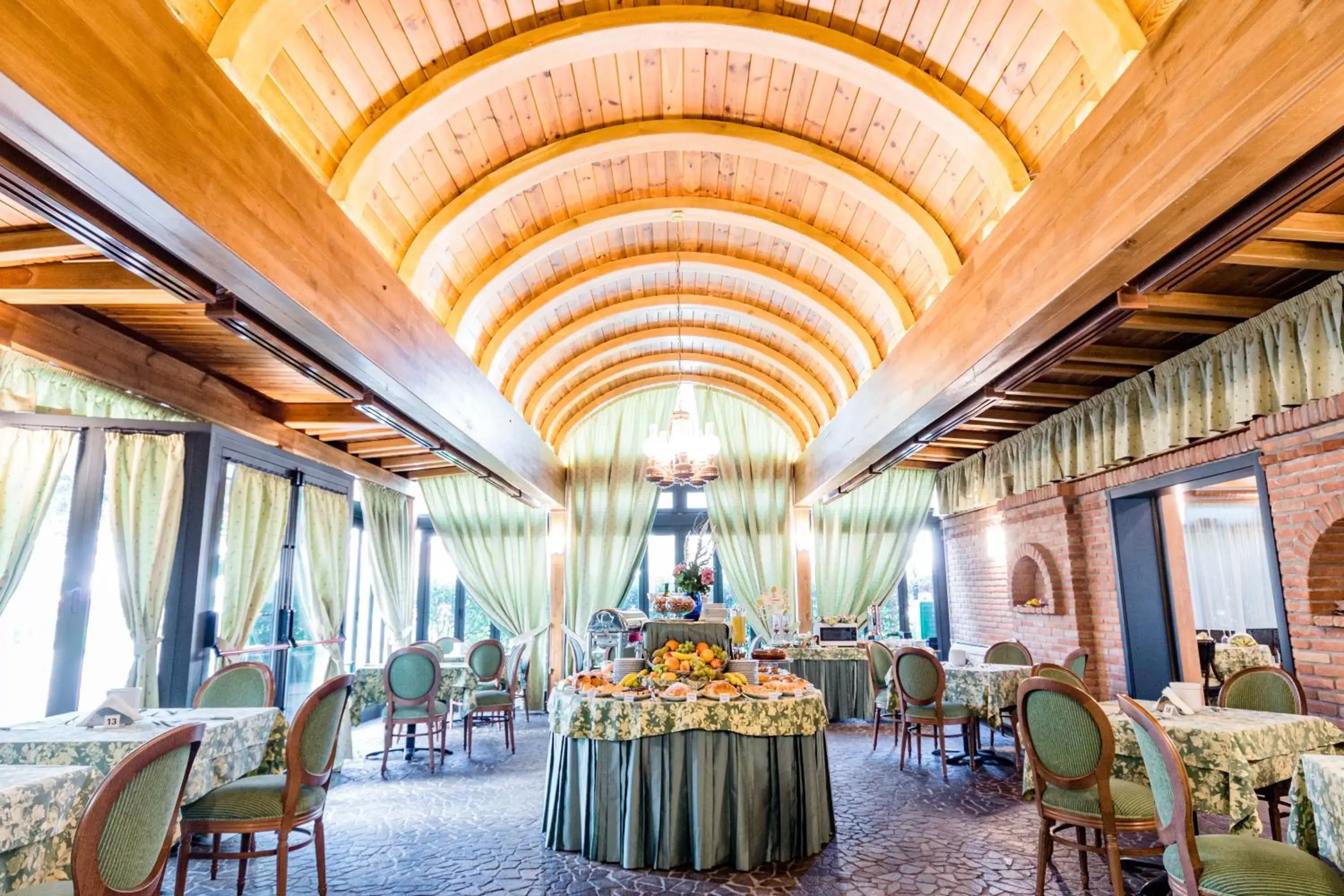 Food and drinks, Banquet Facilities in Hotel Lucrezia Borgia