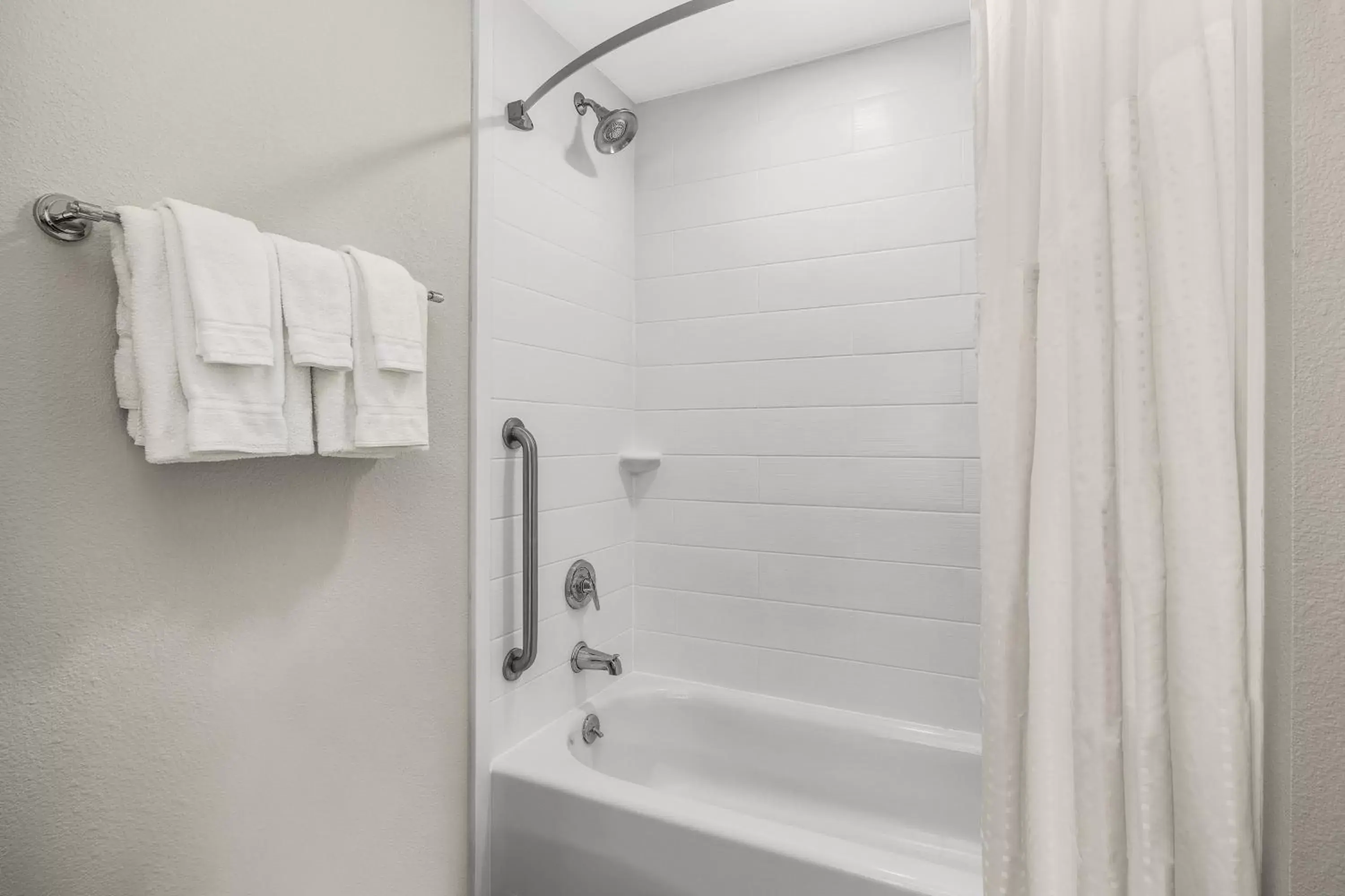 Bathroom in Holiday Inn Express & Suites - Hardeeville-Hilton Head, an IHG Hotel