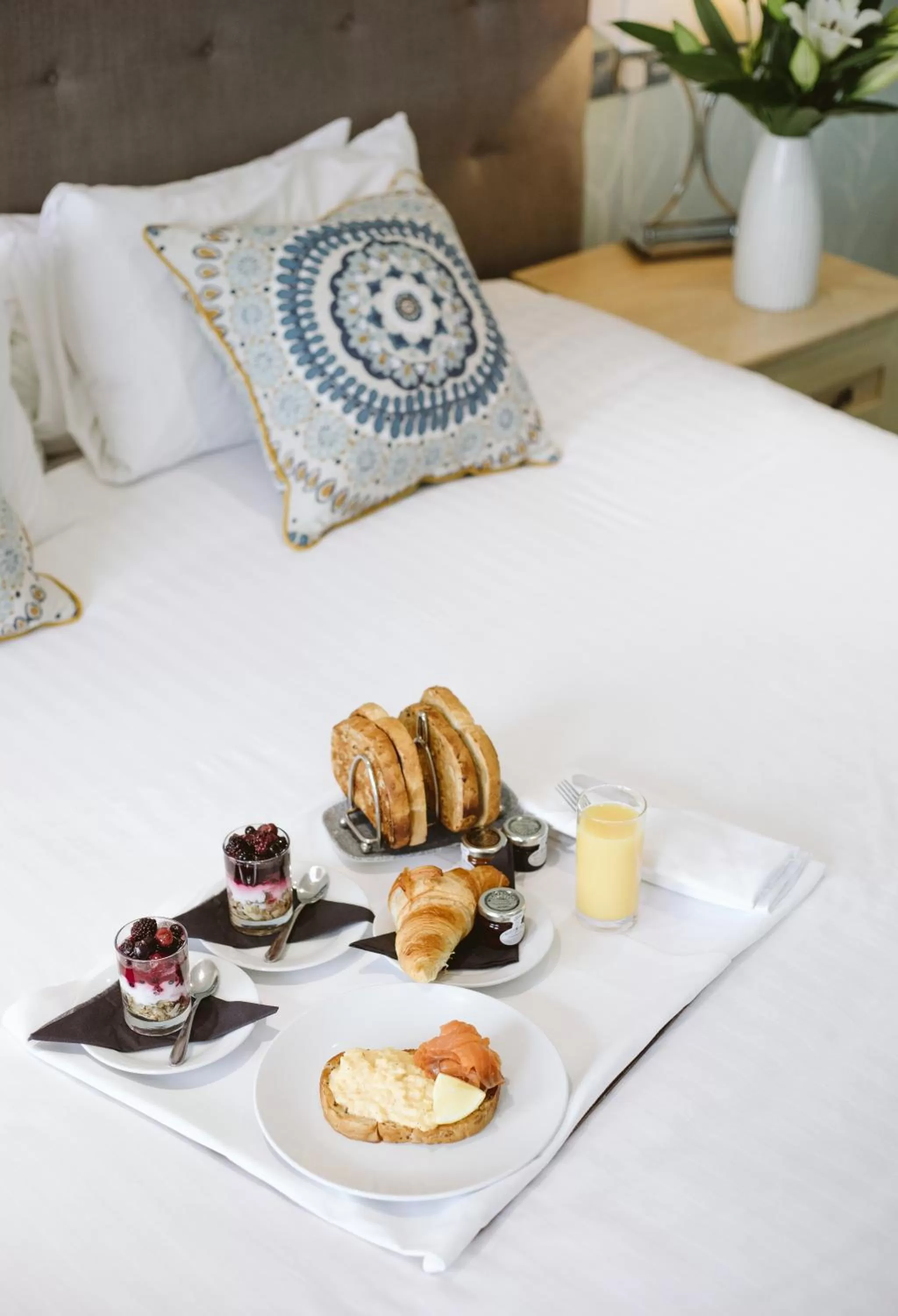 Breakfast, Bed in Greenbank Hotel