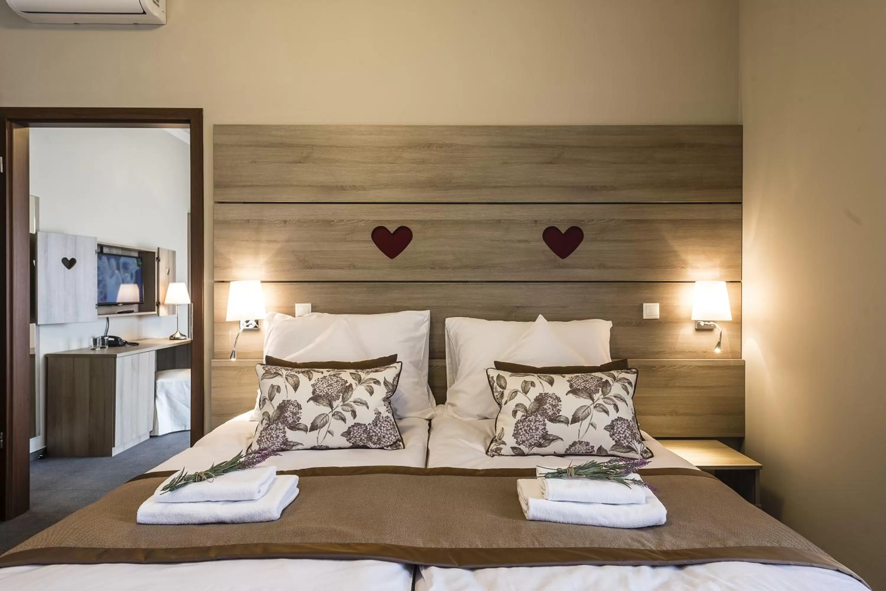 Bedroom, Bed in Levendula Hotel