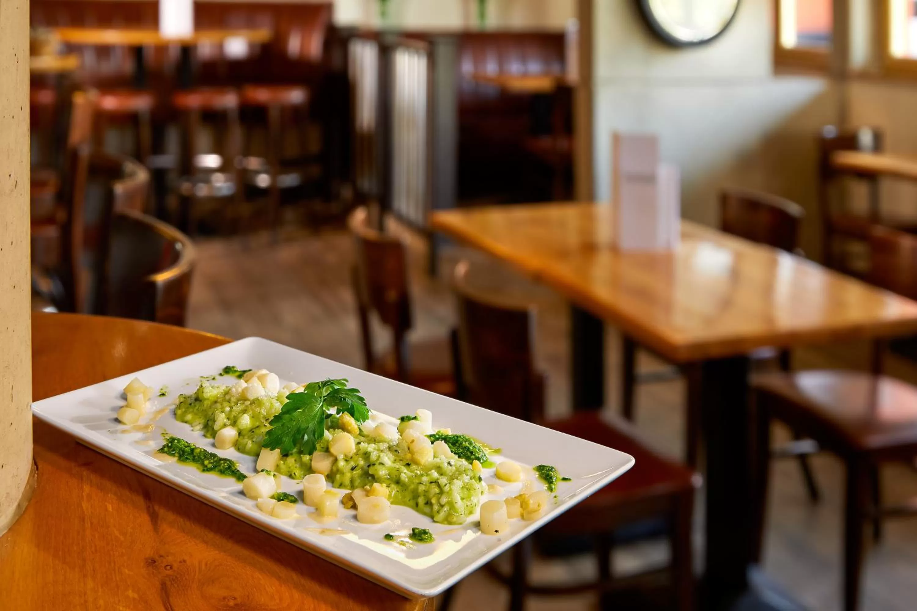 Food and drinks in Hotel Simon's Plaza