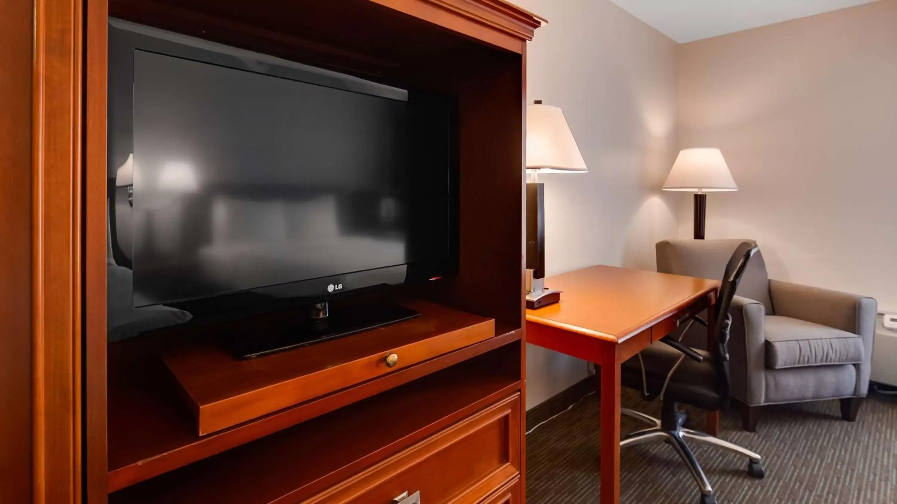 Other, TV/Entertainment Center in Best Western Tomah Hotel