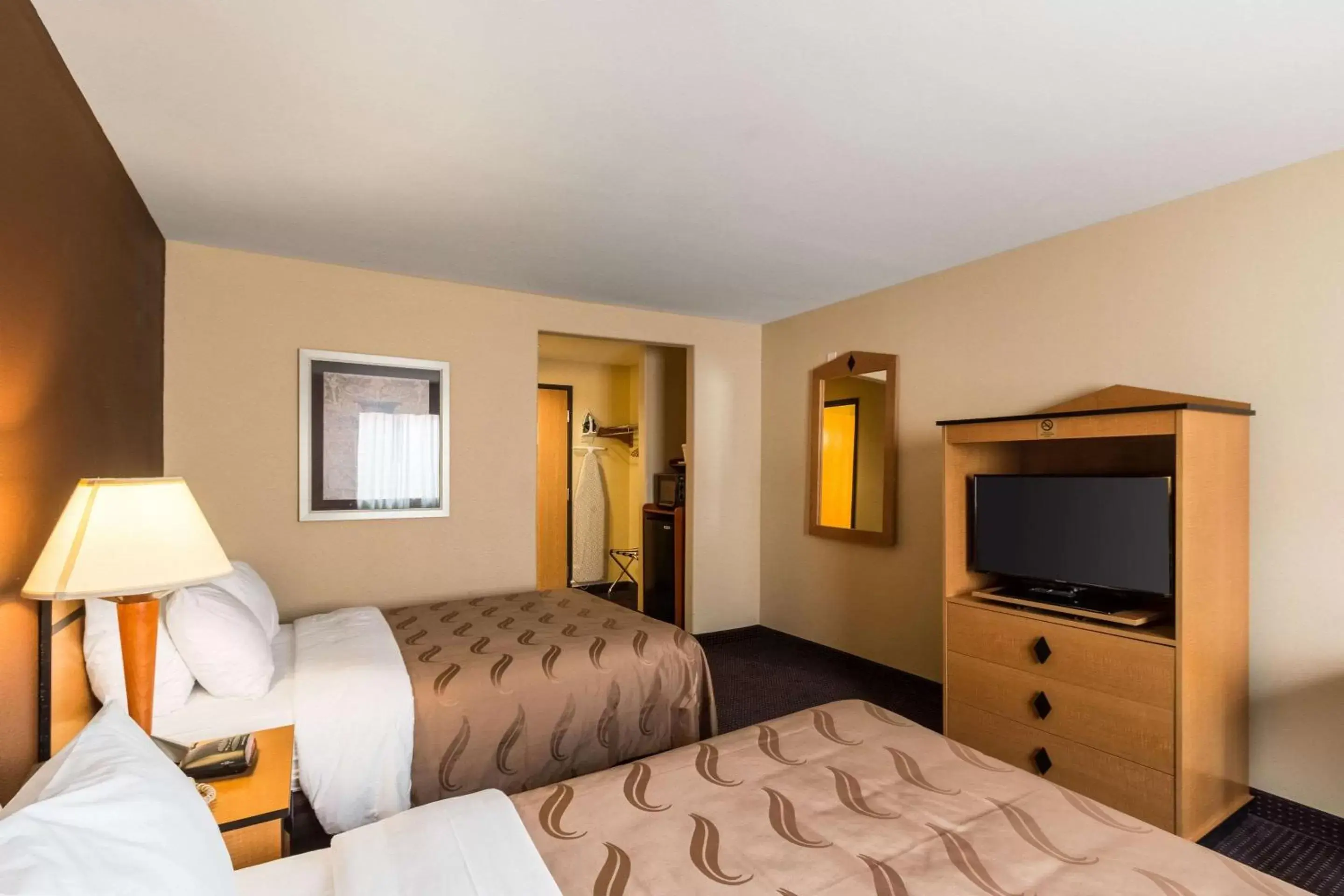 Photo of the whole room, Bed in Quality Inn Killeen Near Fort Hood Photo of the whole room, Bed in Quality Inn Killeen Near Fort Hood