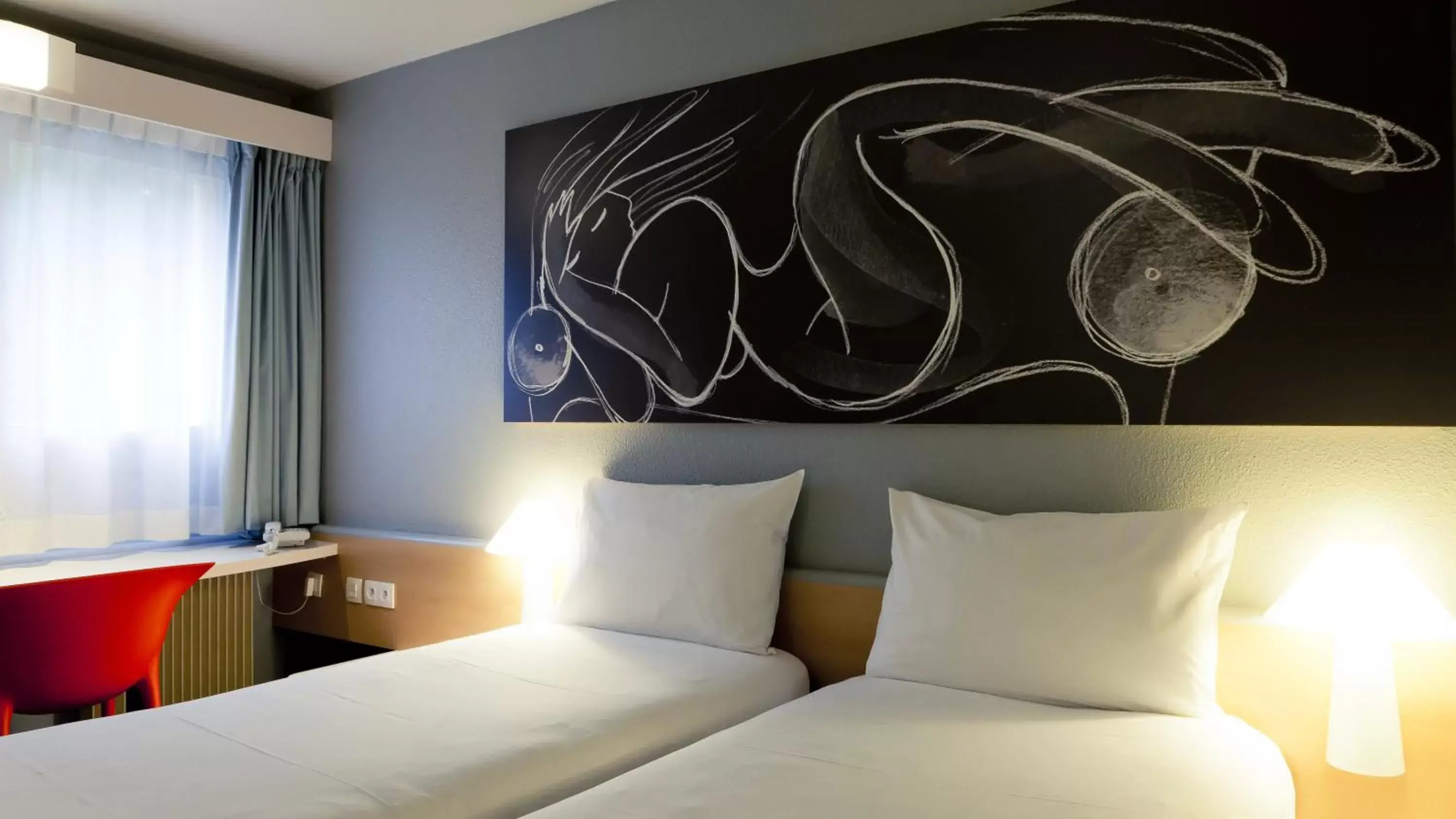 Twin Room in ibis Lyon Nord