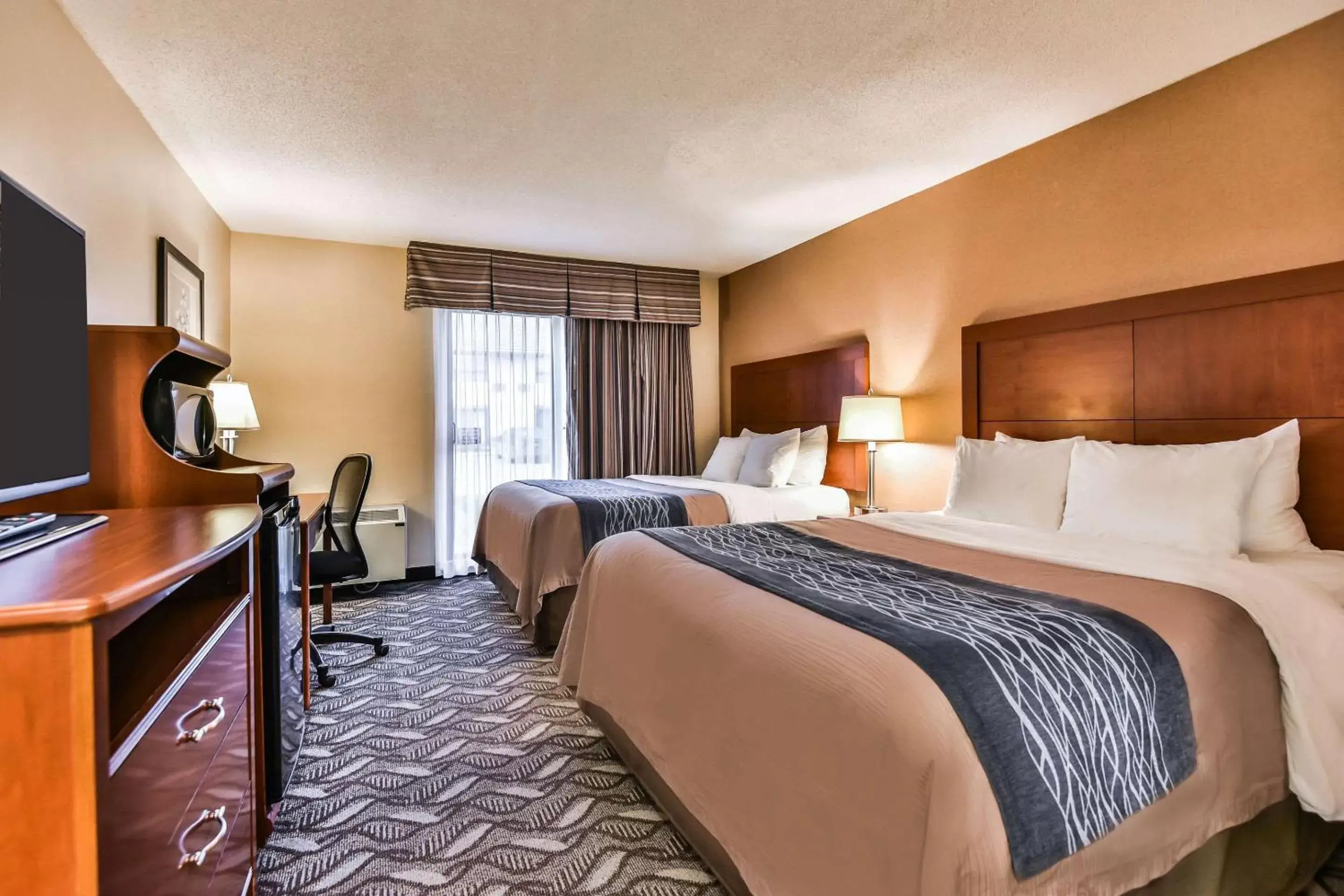 Photo of the whole room in Comfort Inn & Suites Ambassador Bridge