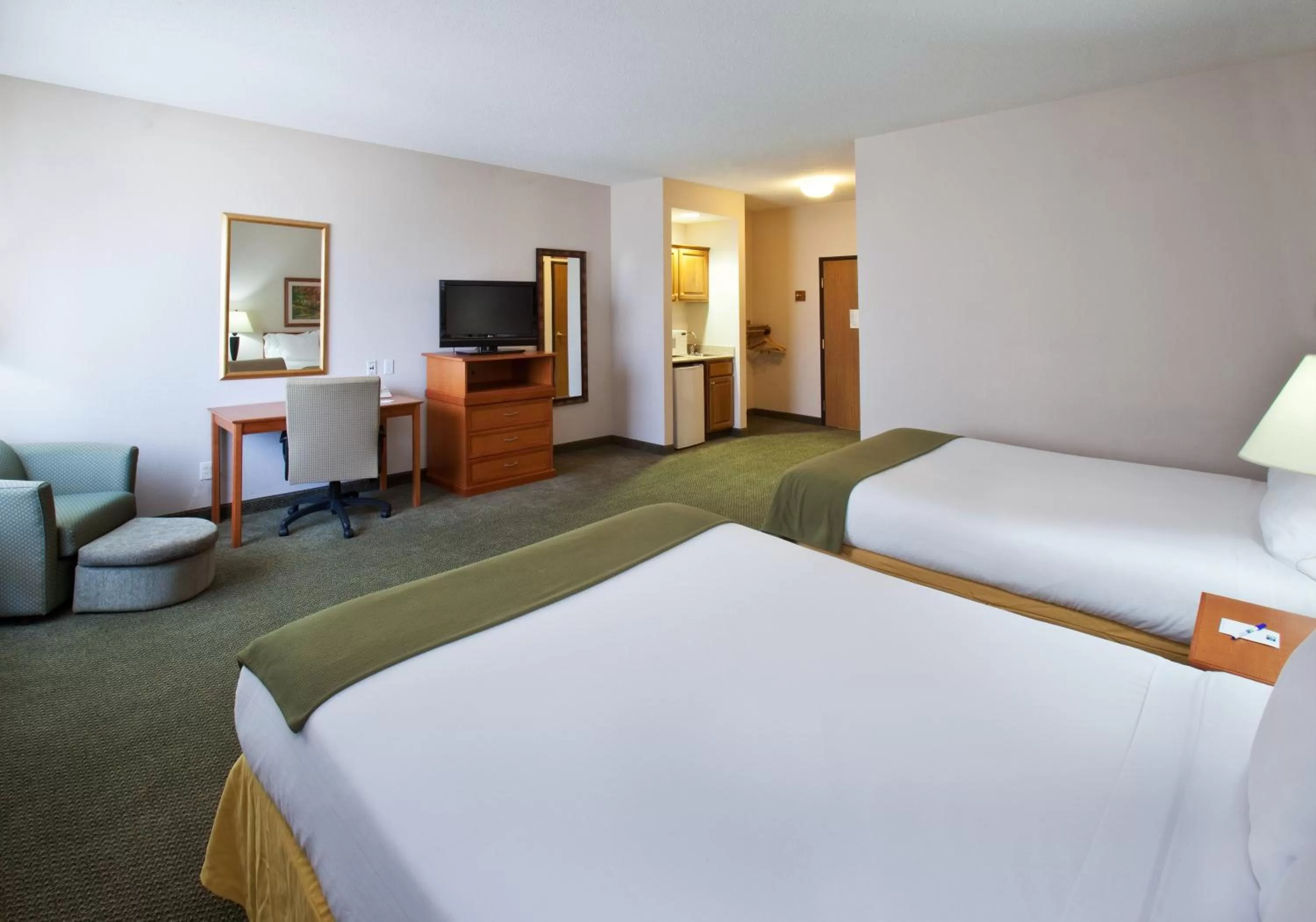 Photo of the whole room, Bed in GrandStay Hotel & Suites Pella