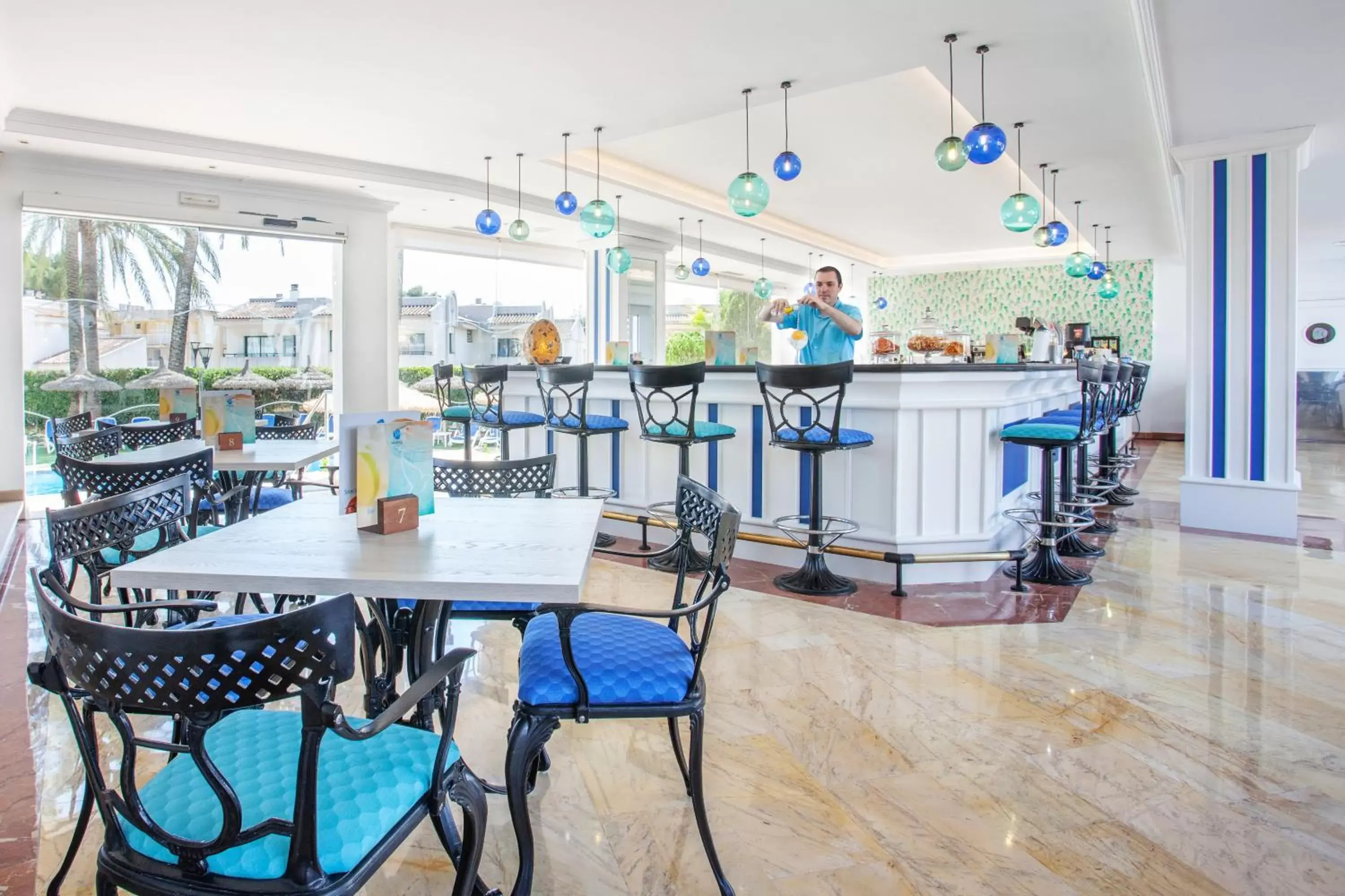 Lounge or bar in Grupotel Maritimo