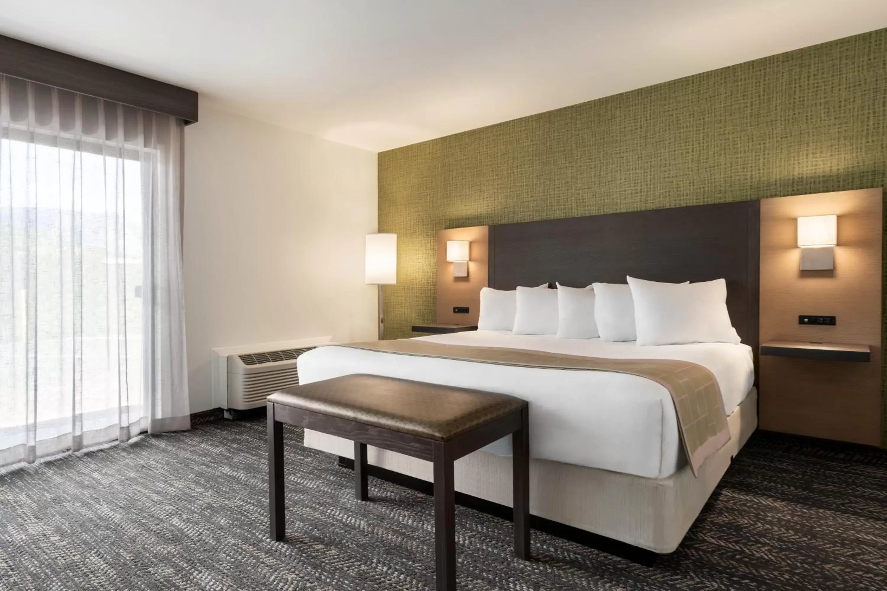 Bed in Days Hotel by Wyndham Flagstaff