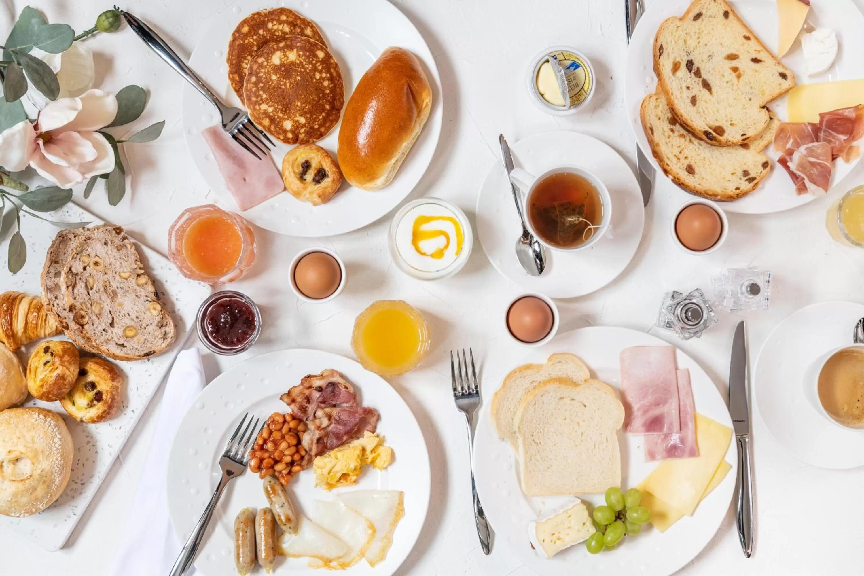 Food and drinks in Boutique Hotel Sablon by CW Hotel Collection