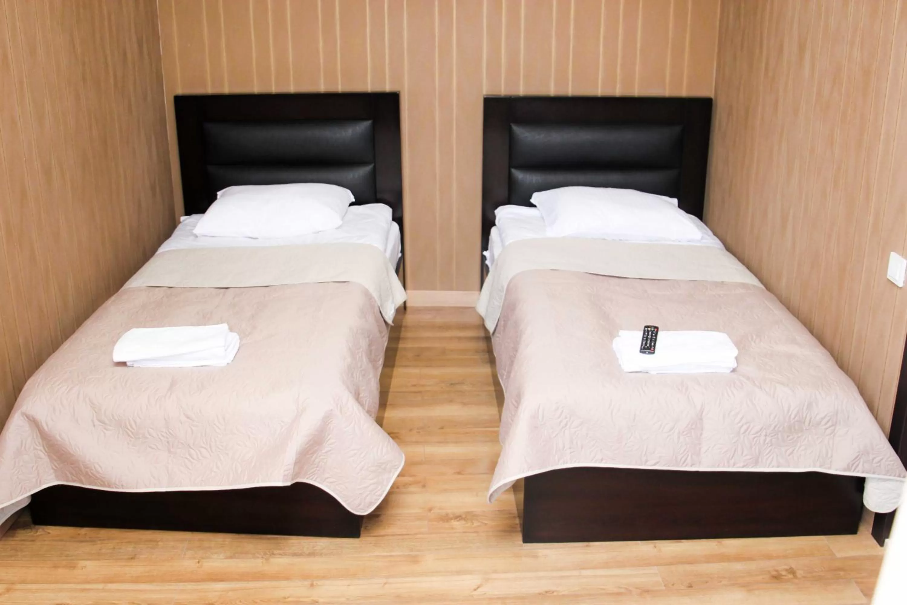 Bedroom, Bed in Hotel New Telavi