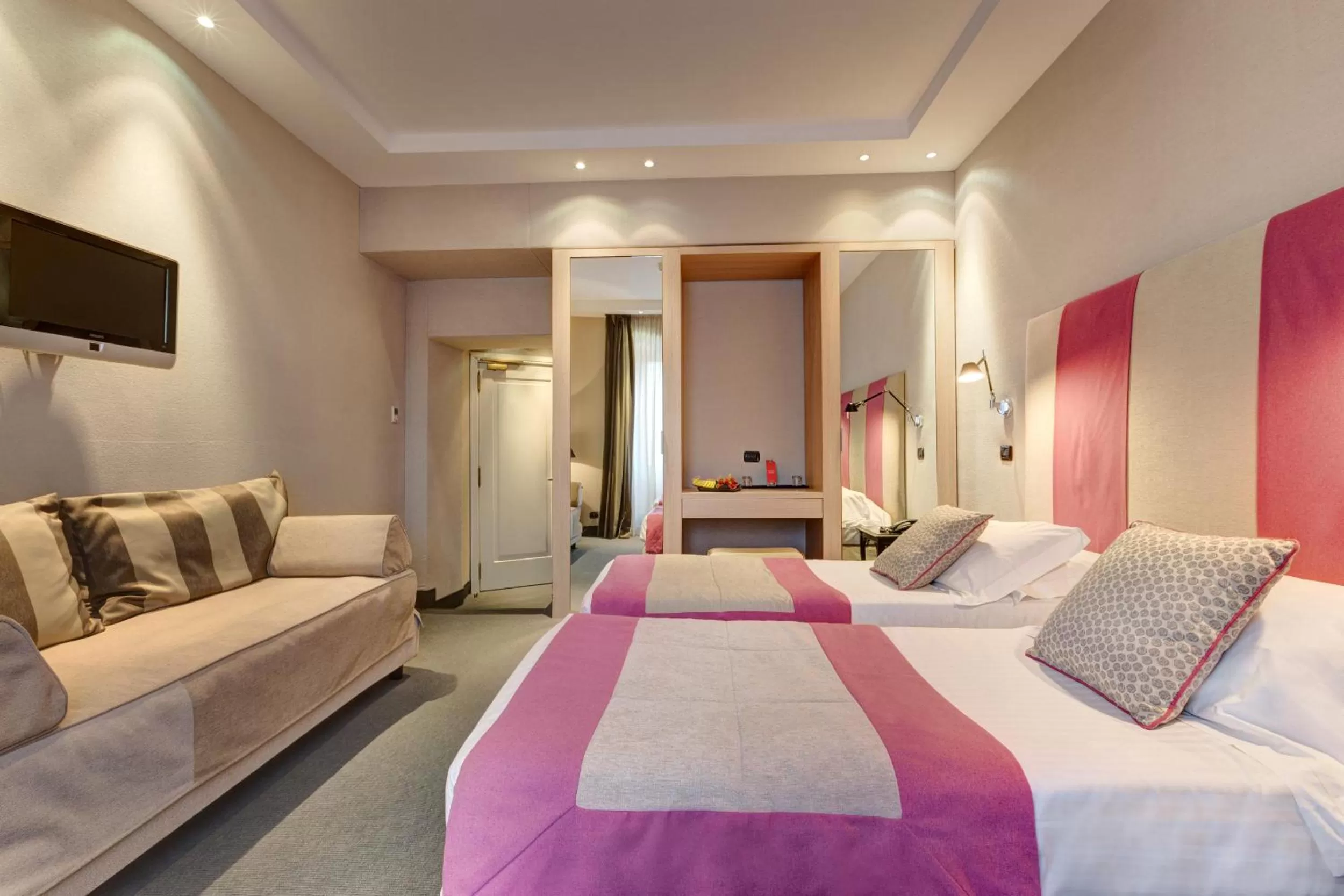 Coffee/tea facilities, Bed in Alpi Hotel