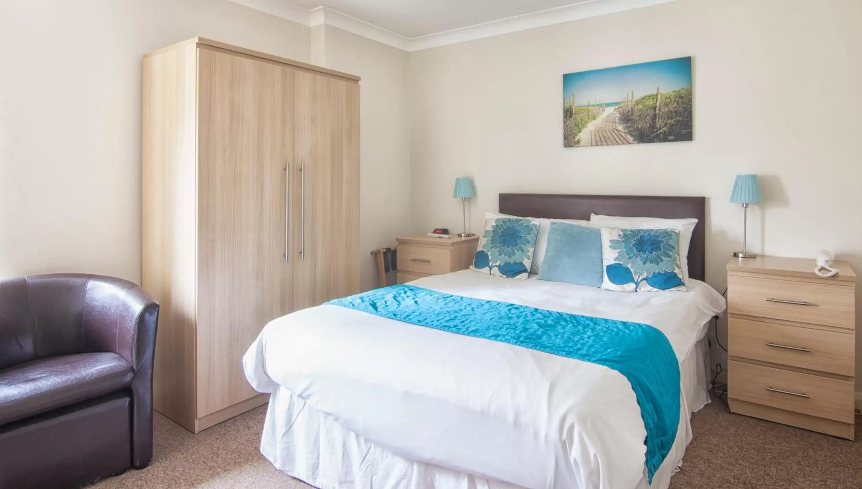 Bedroom, Bed in Luccombe Manor Country House Hotel