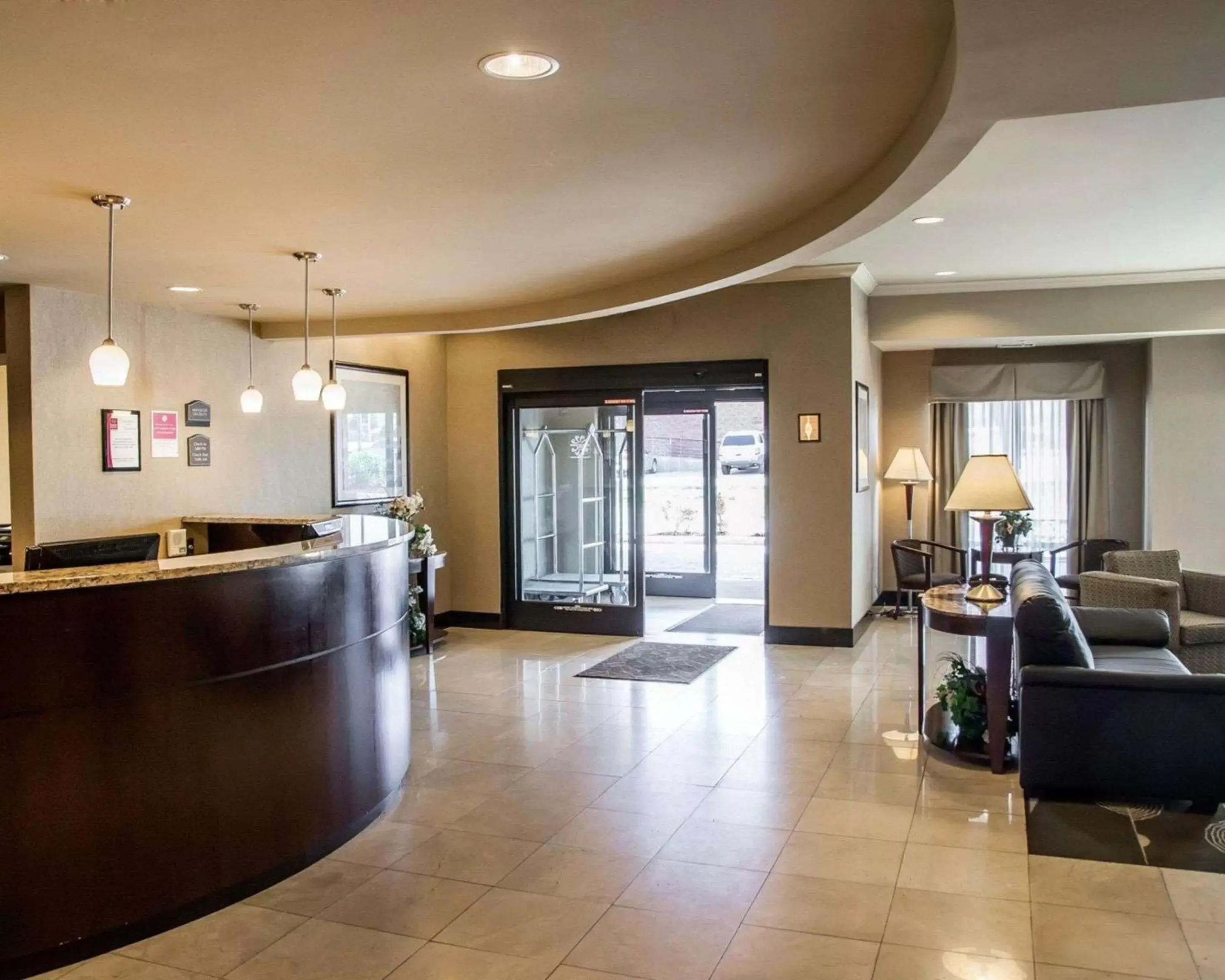 Lobby or reception in Comfort Suites Cincinnati North Lobby or reception in Comfort Suites Cincinnati North