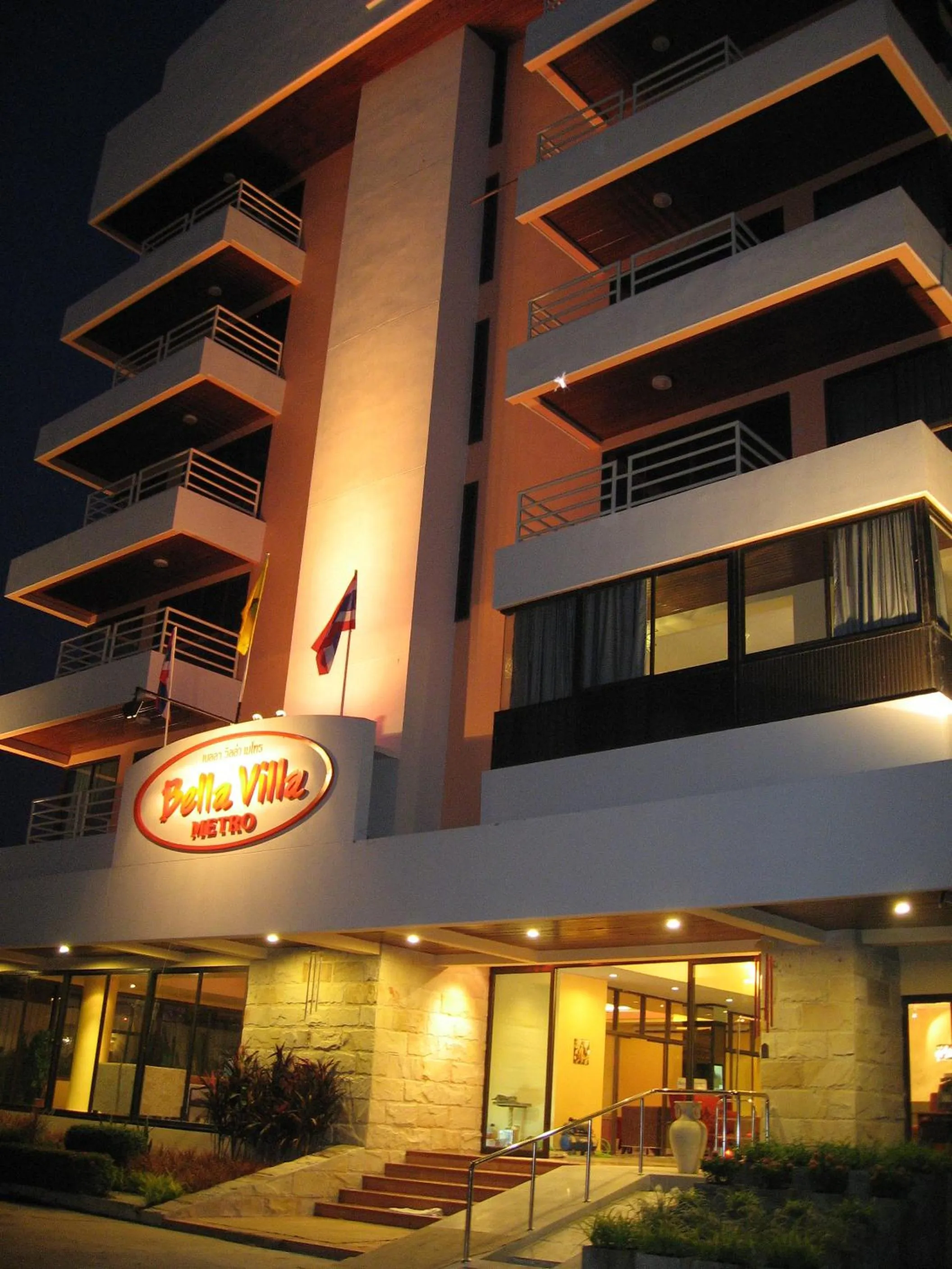 Facade/entrance in Bella Villa Metro