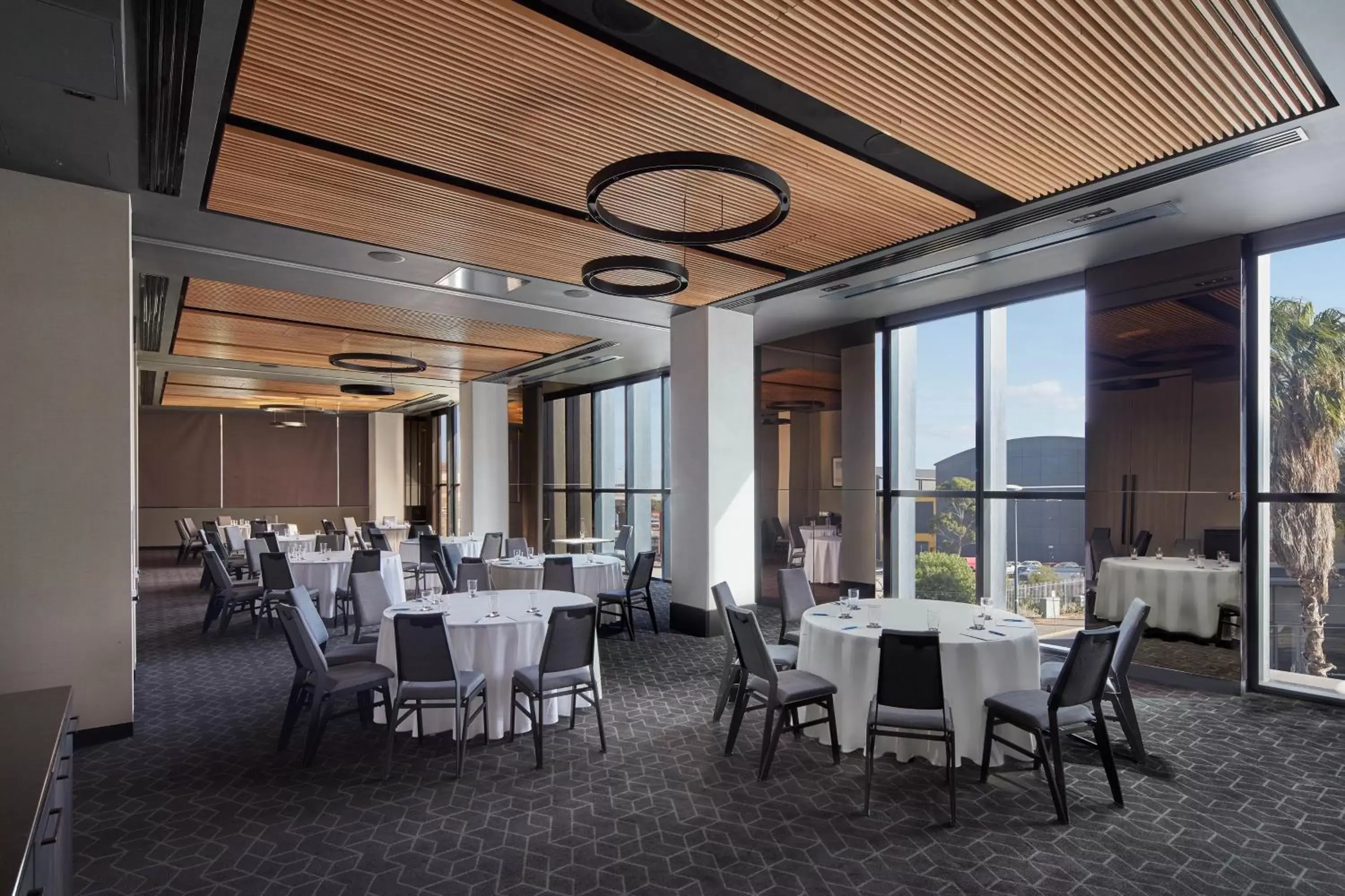 Meeting/conference room, Restaurant/Places to Eat in Four Points by Sheraton Melbourne Docklands