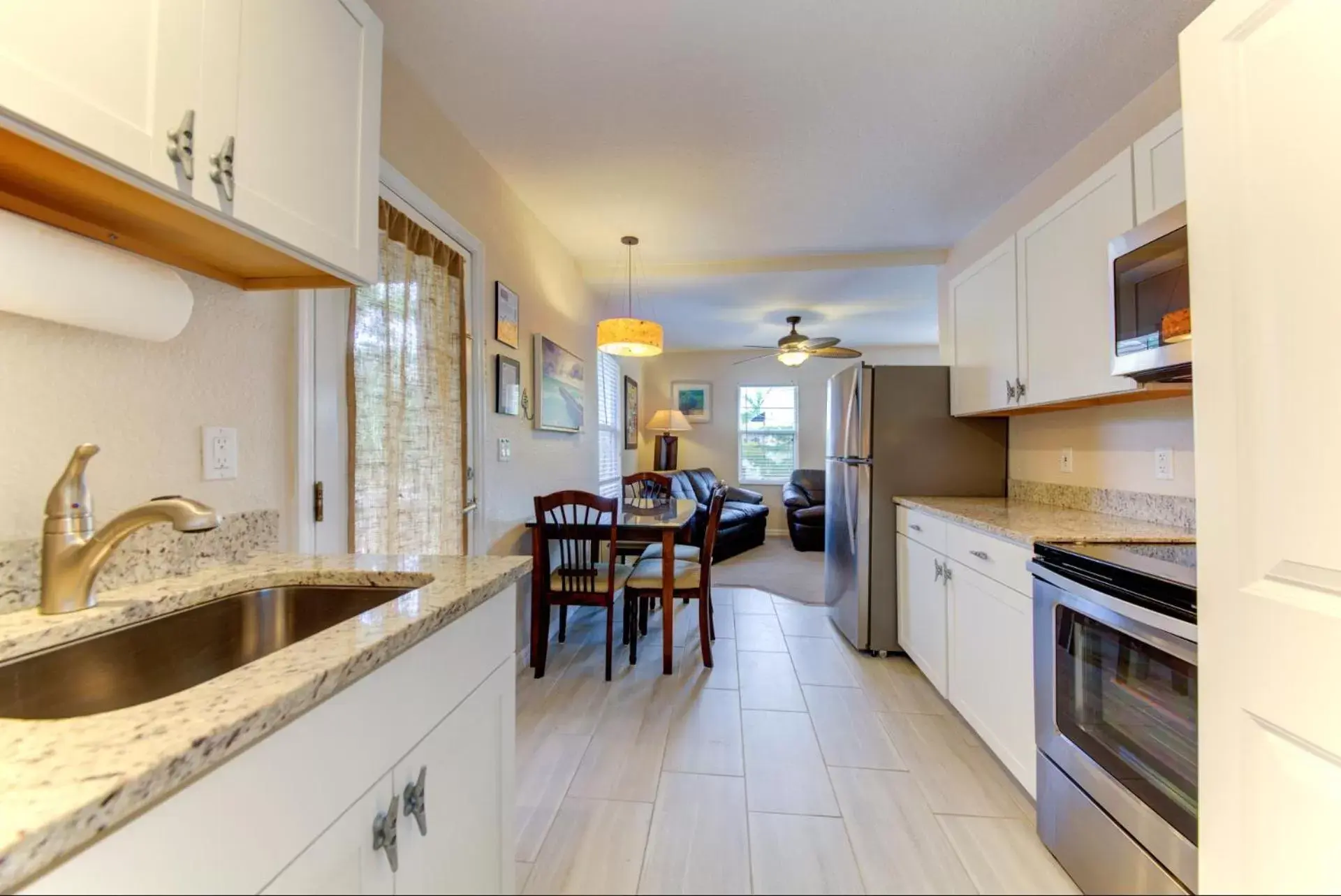 Kitchen or kitchenette, Kitchen/Kitchenette in The Ringling Beach House