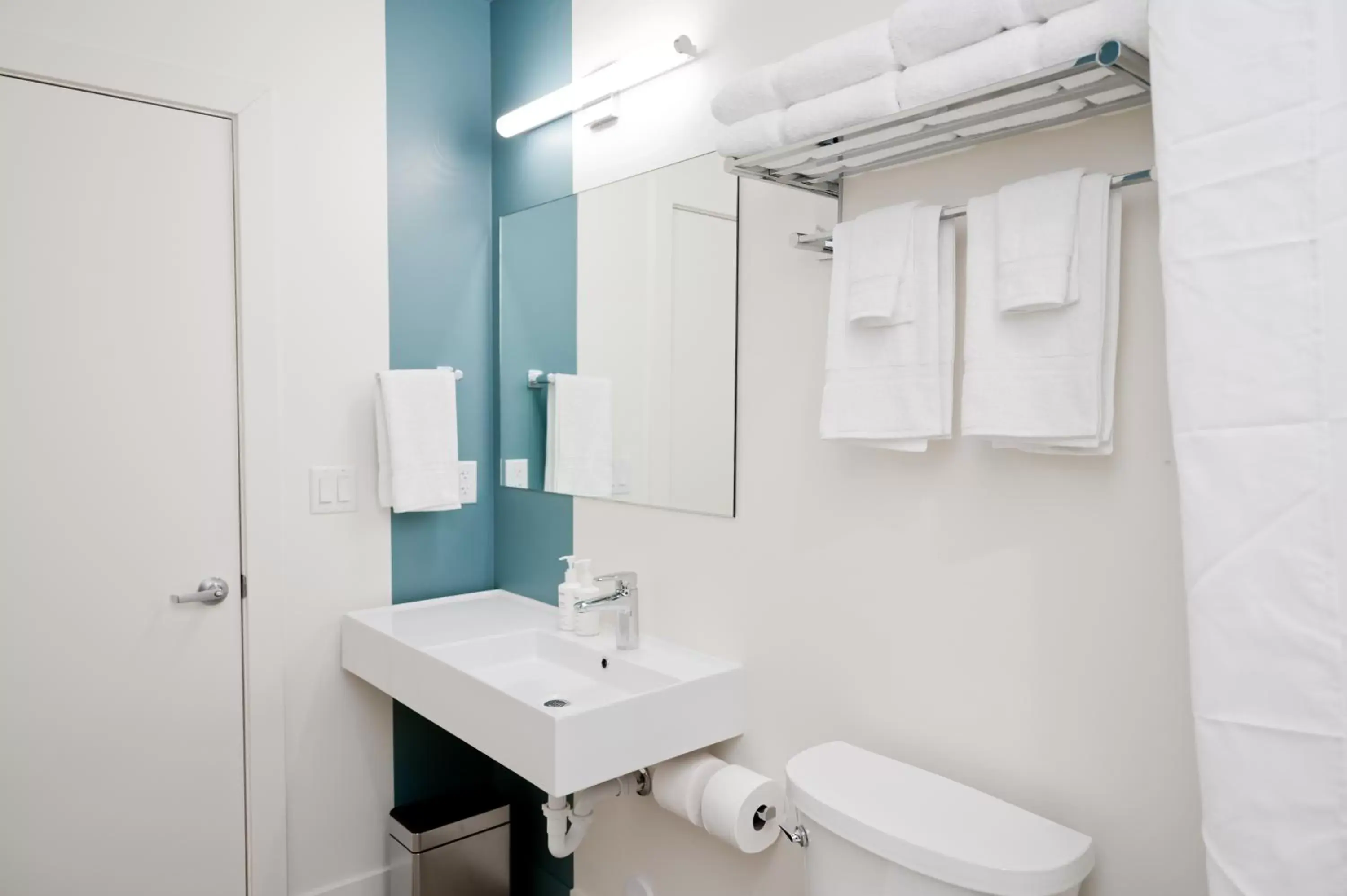 Bathroom in Skyview Hotel